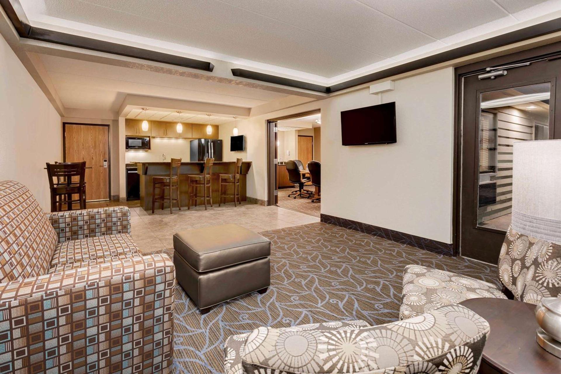 Baymont by Wyndham Owatonna photo 66