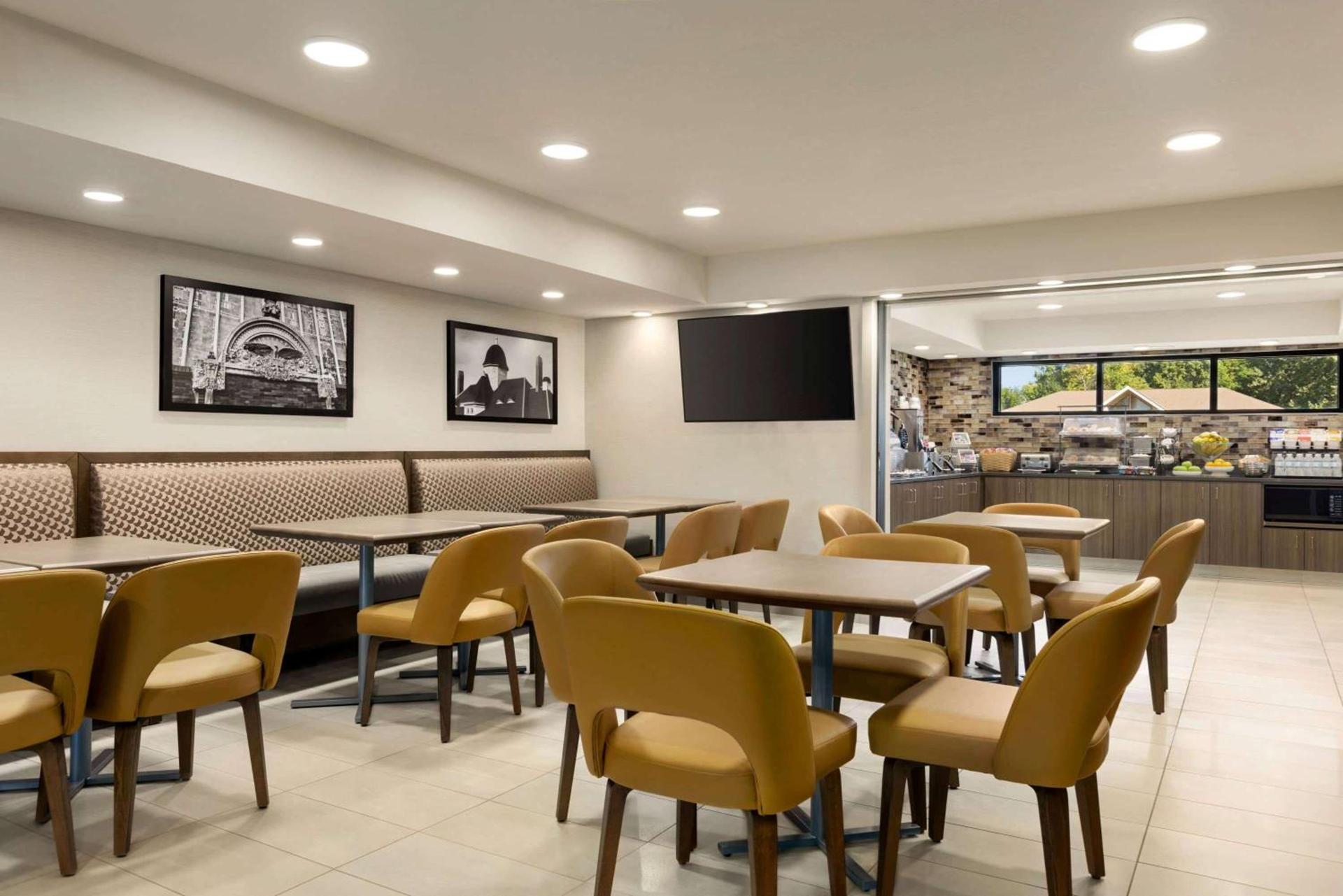 Baymont by Wyndham Owatonna photo 76