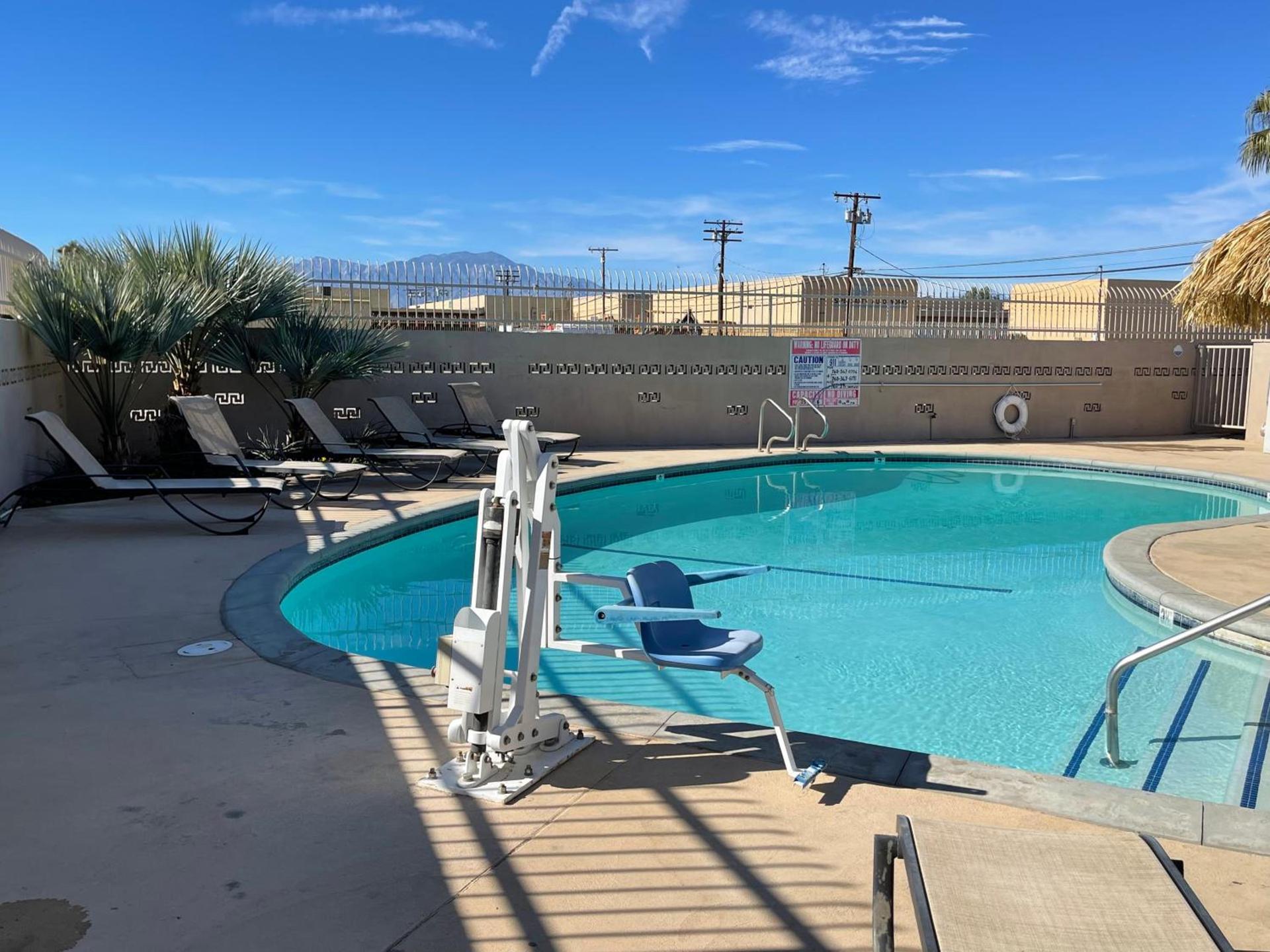 Days Inn by Wyndham Indio photo 22