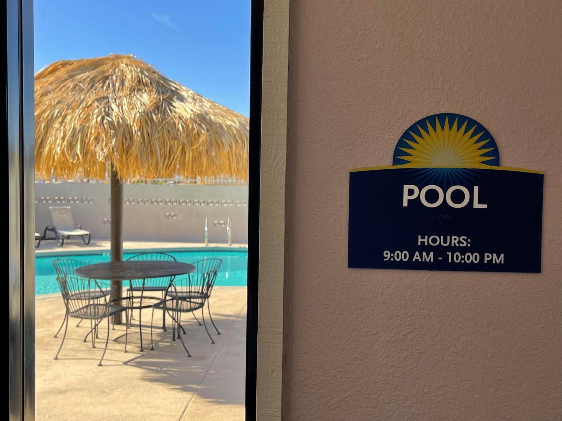 Days Inn by Wyndham Indio photo 23