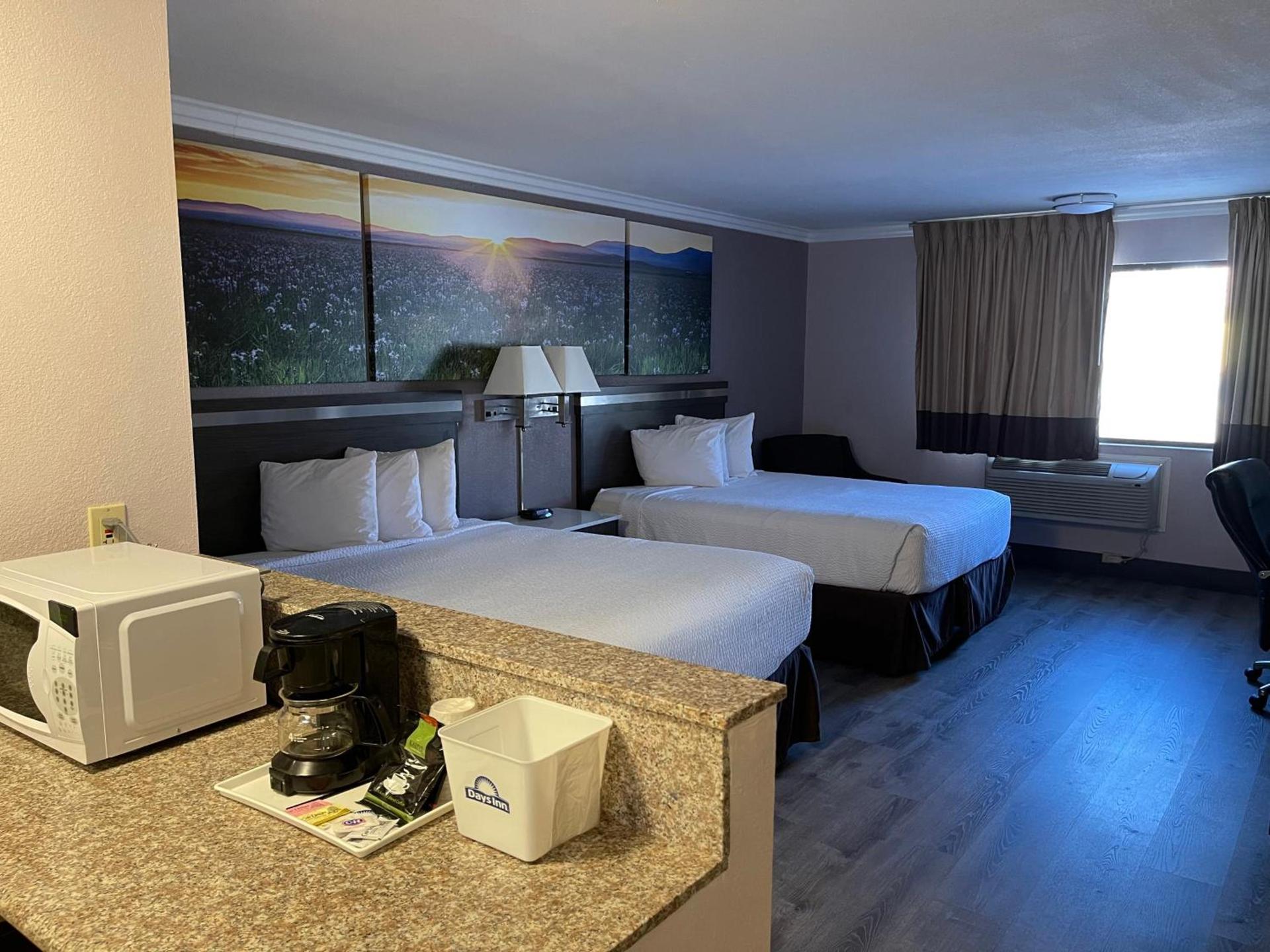Days Inn by Wyndham Indio photo 27