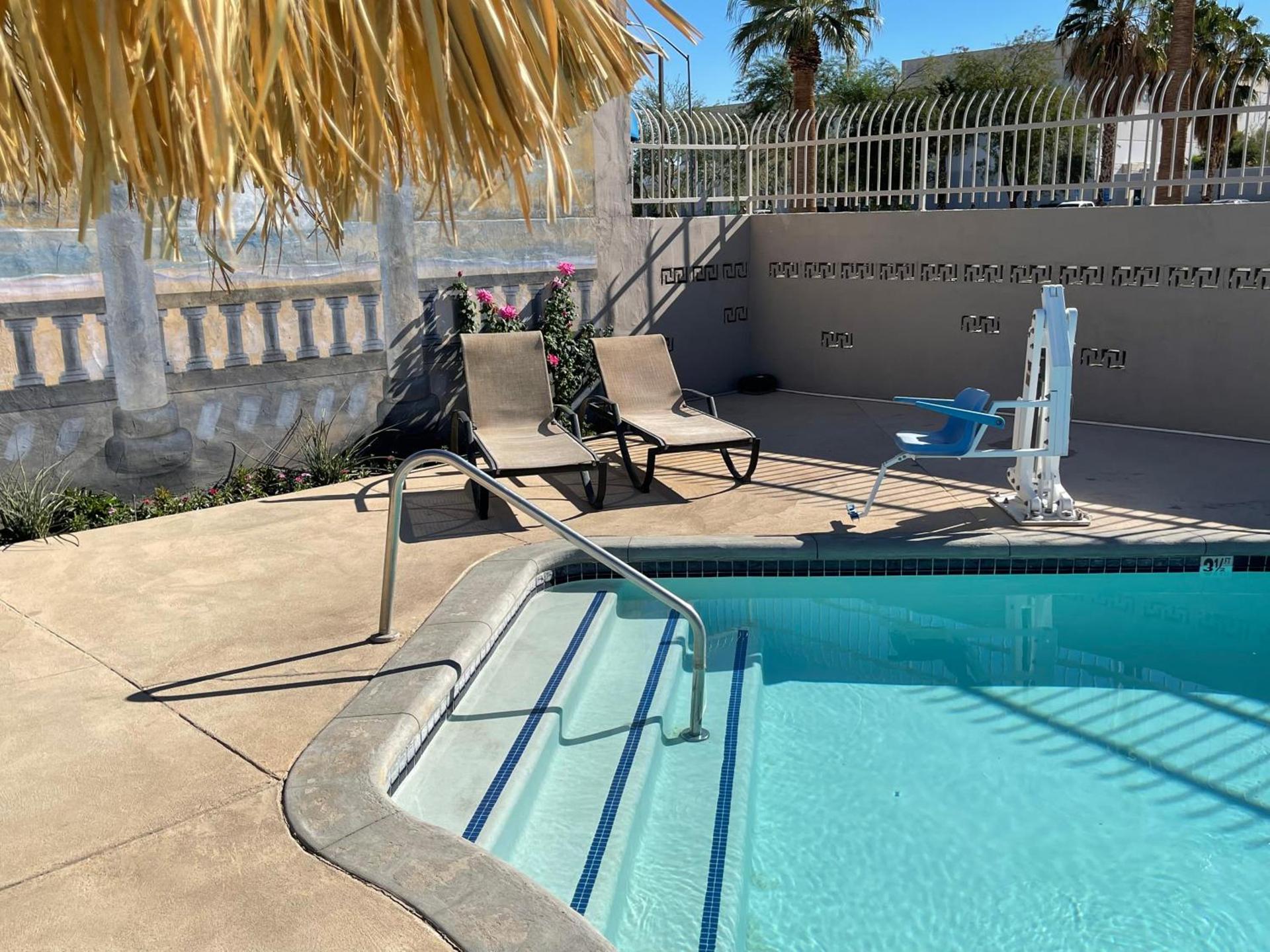 Days Inn by Wyndham Indio photo 32
