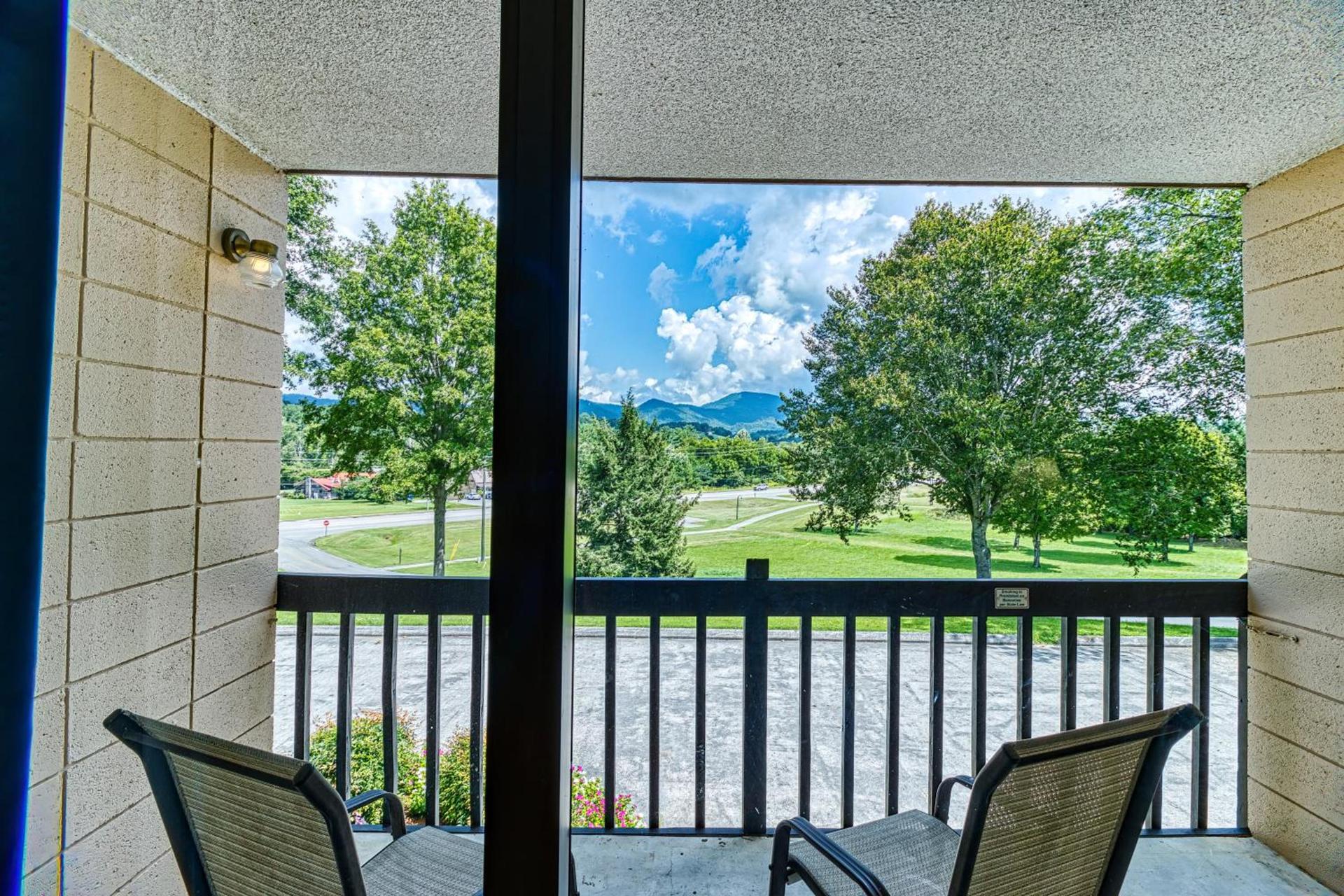 Highland Manor Inn photo 32