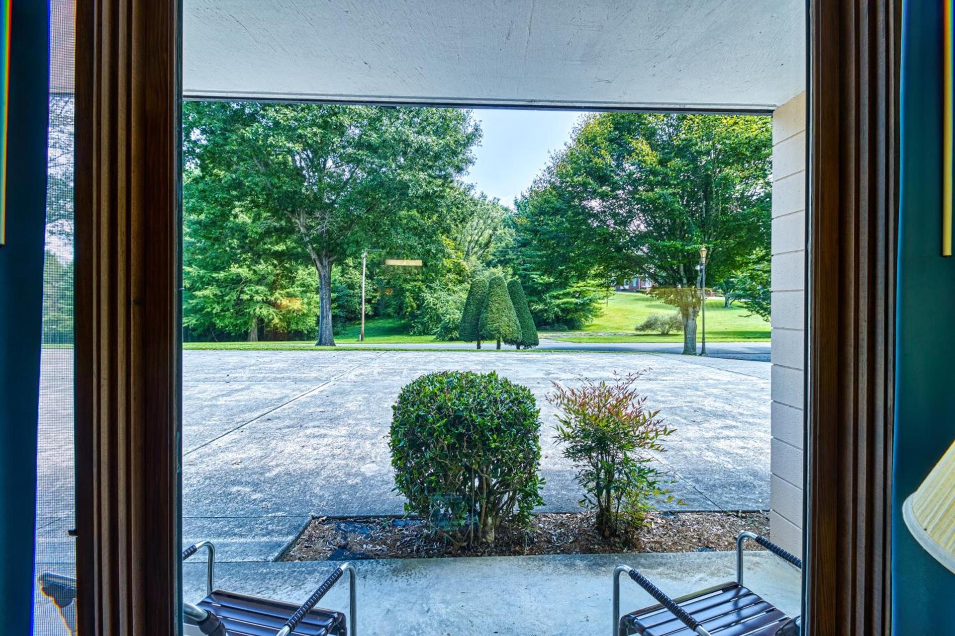 Highland Manor Inn photo 36