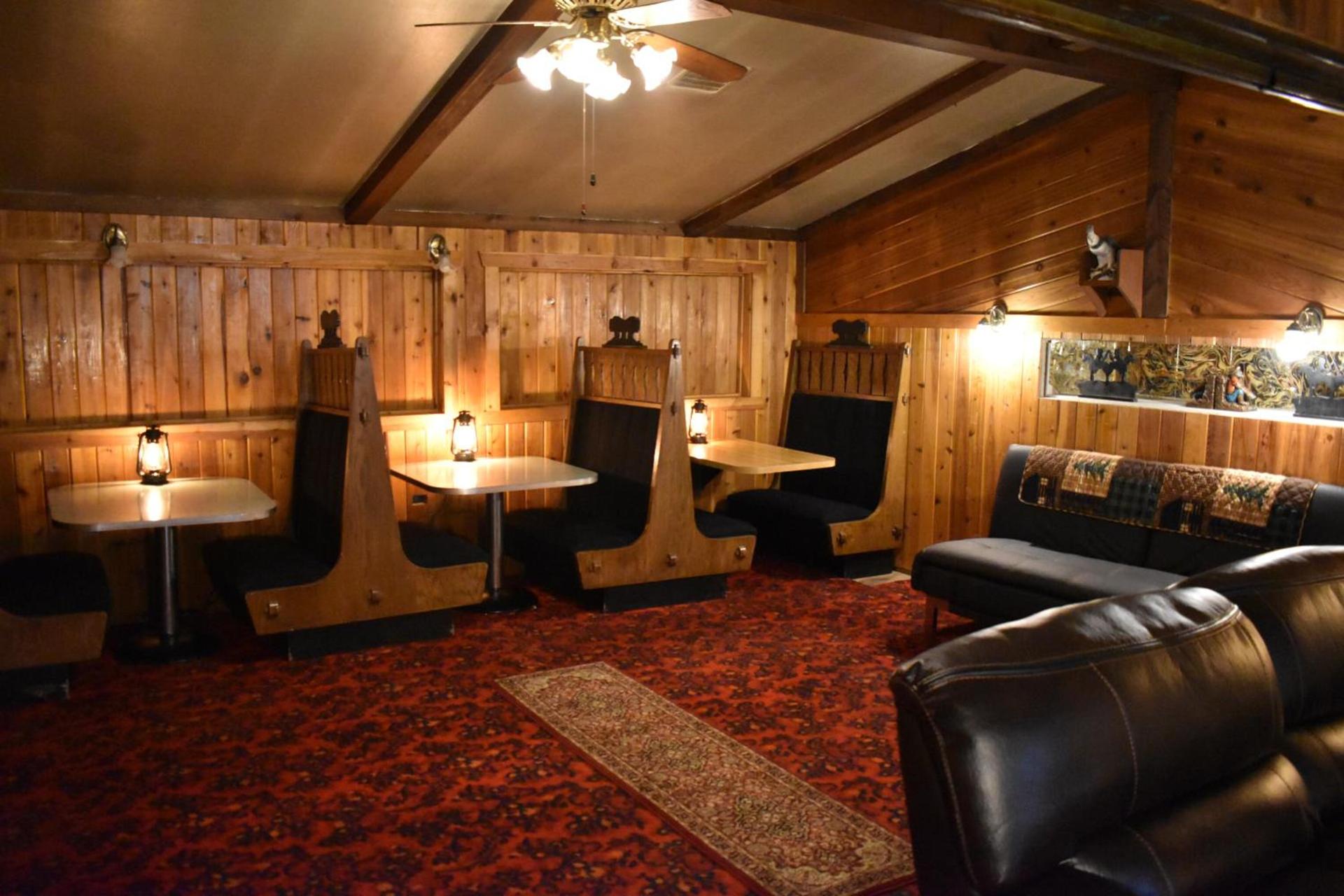 Silver Horseshoe Inn photo 34