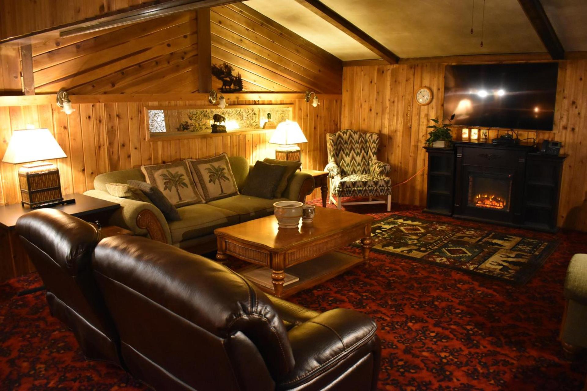 Silver Horseshoe Inn photo 15