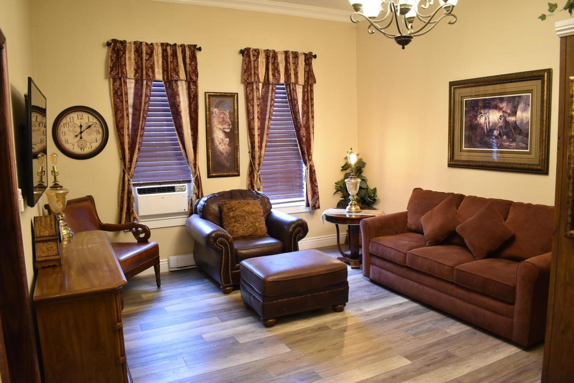 Silver Horseshoe Inn photo 14