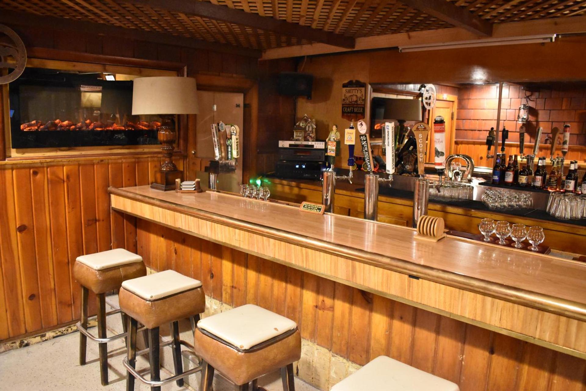 Silver Horseshoe Inn photo 6