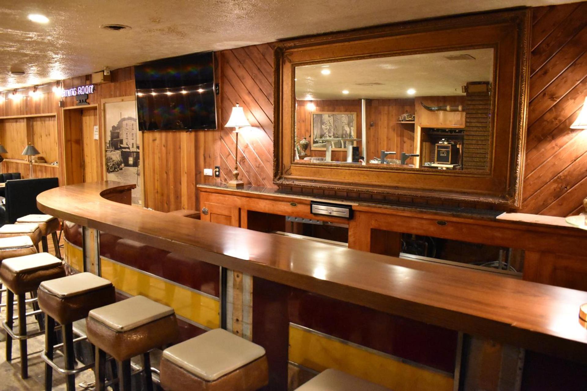 Silver Horseshoe Inn photo 26