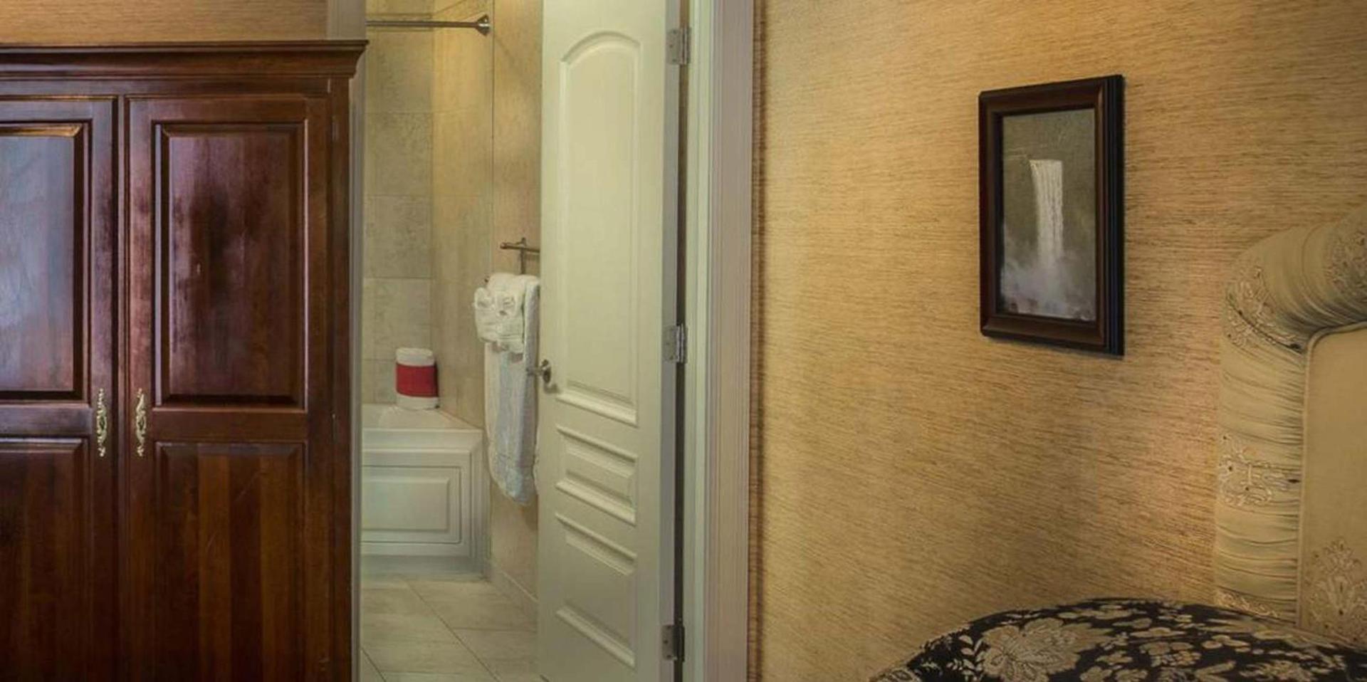 Red Coach Inn photo 44