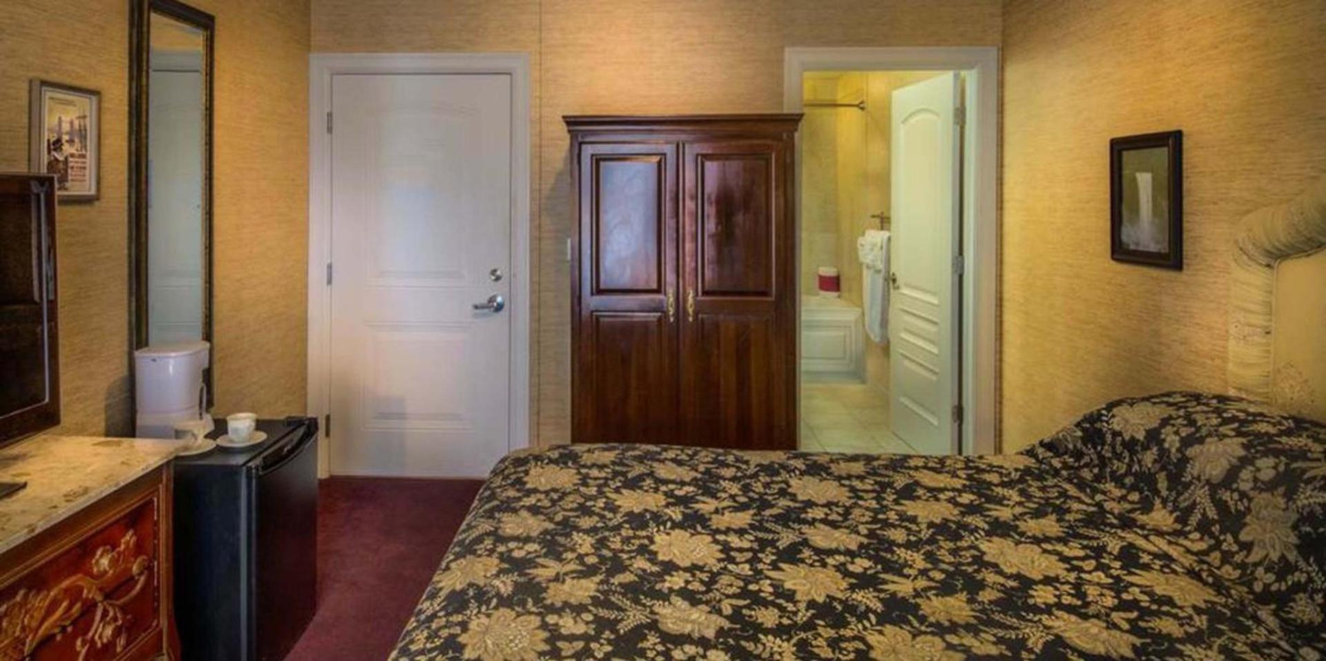Red Coach Inn photo 46