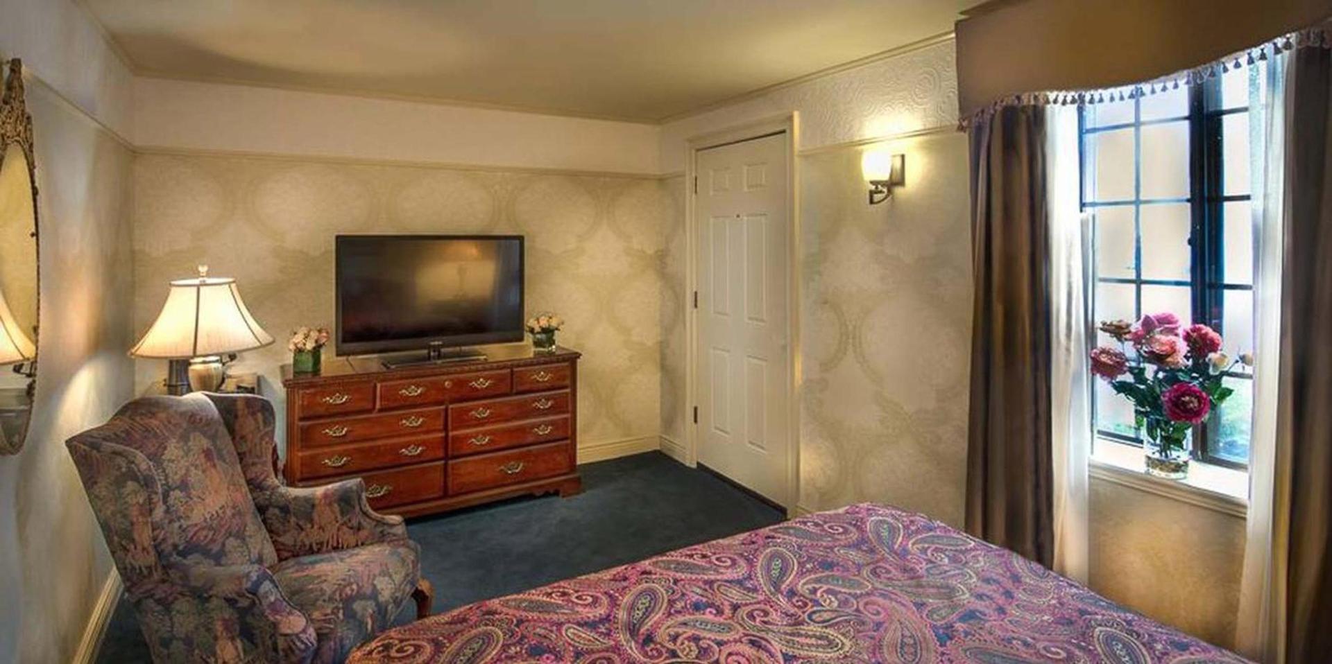 Red Coach Inn photo 54