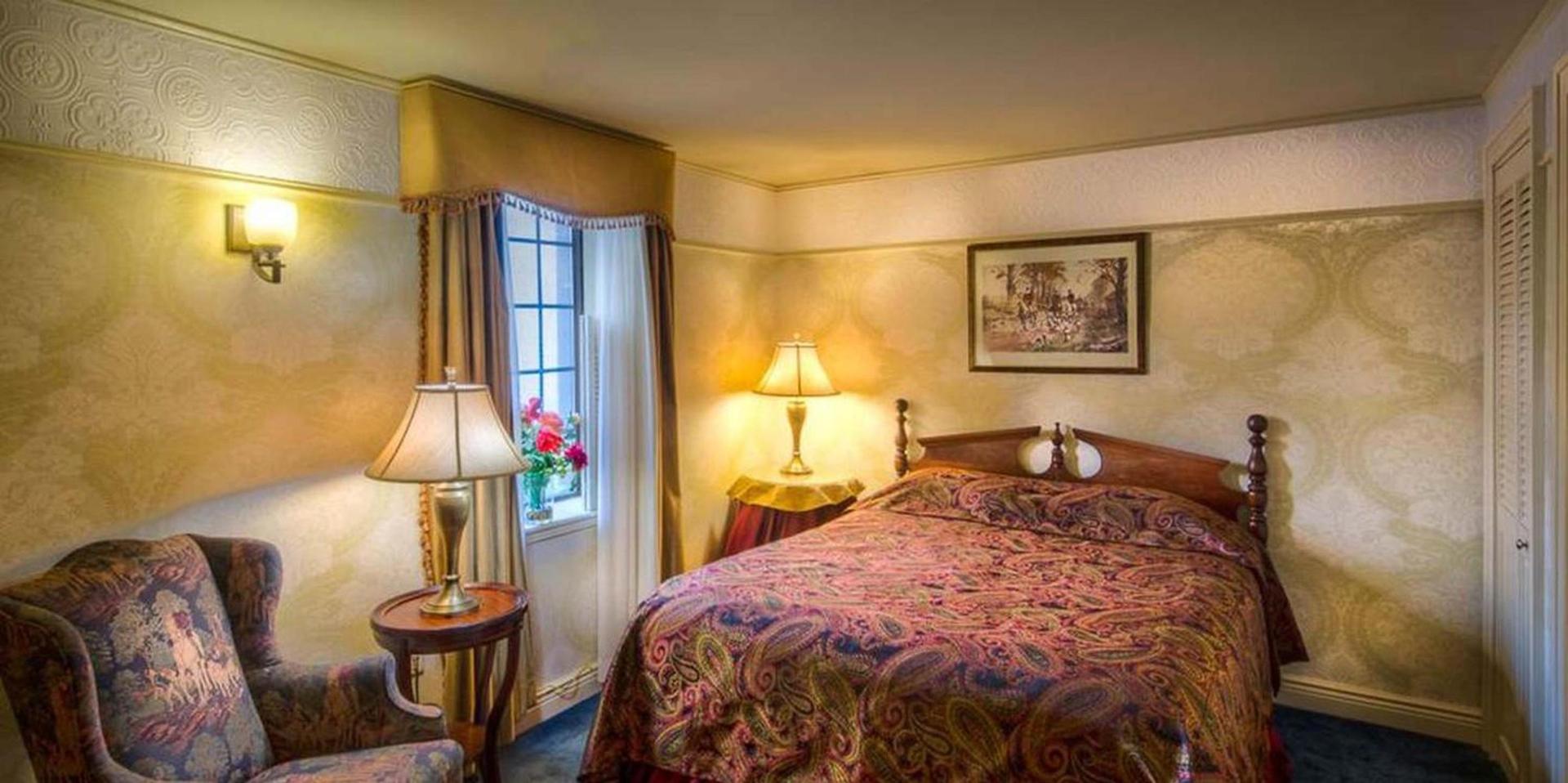 Red Coach Inn photo 56