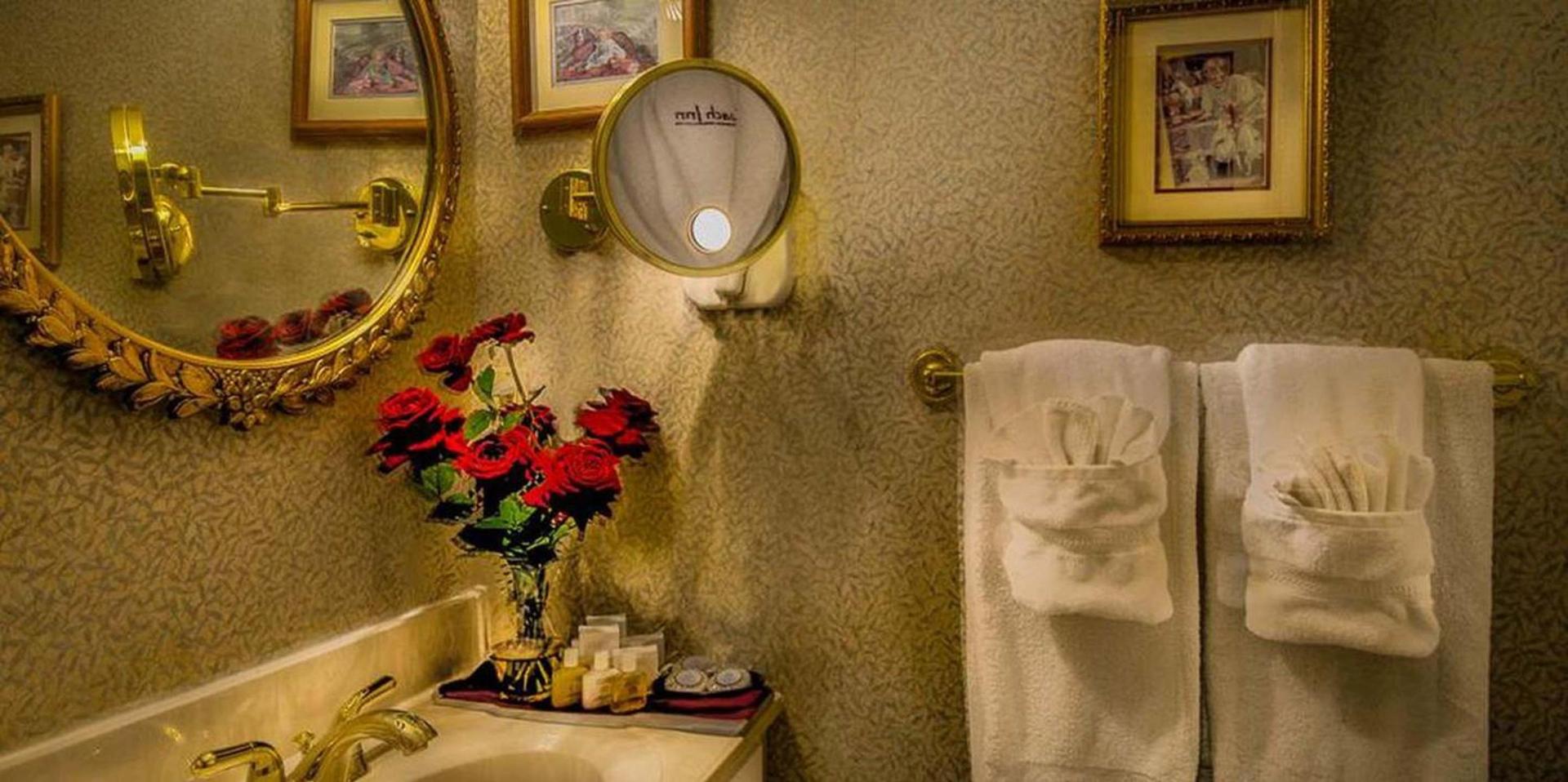 Red Coach Inn photo 58