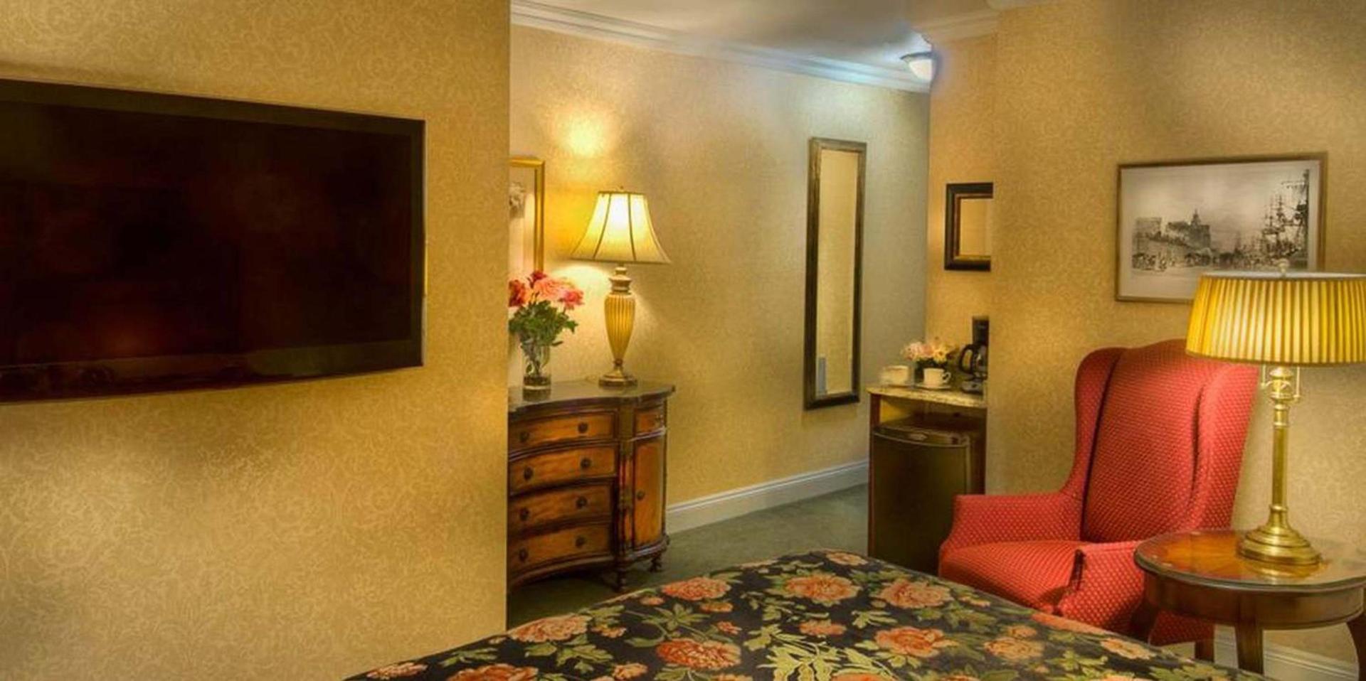 Red Coach Inn photo 60