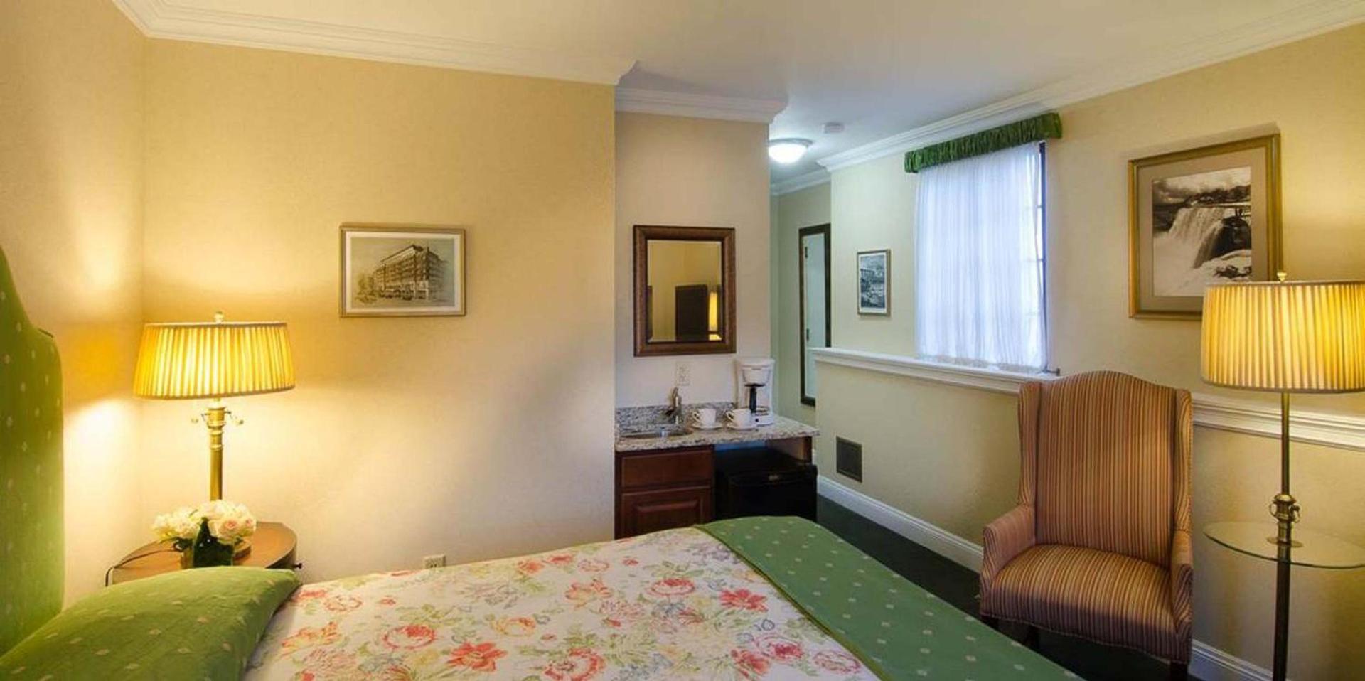 Red Coach Inn photo 71