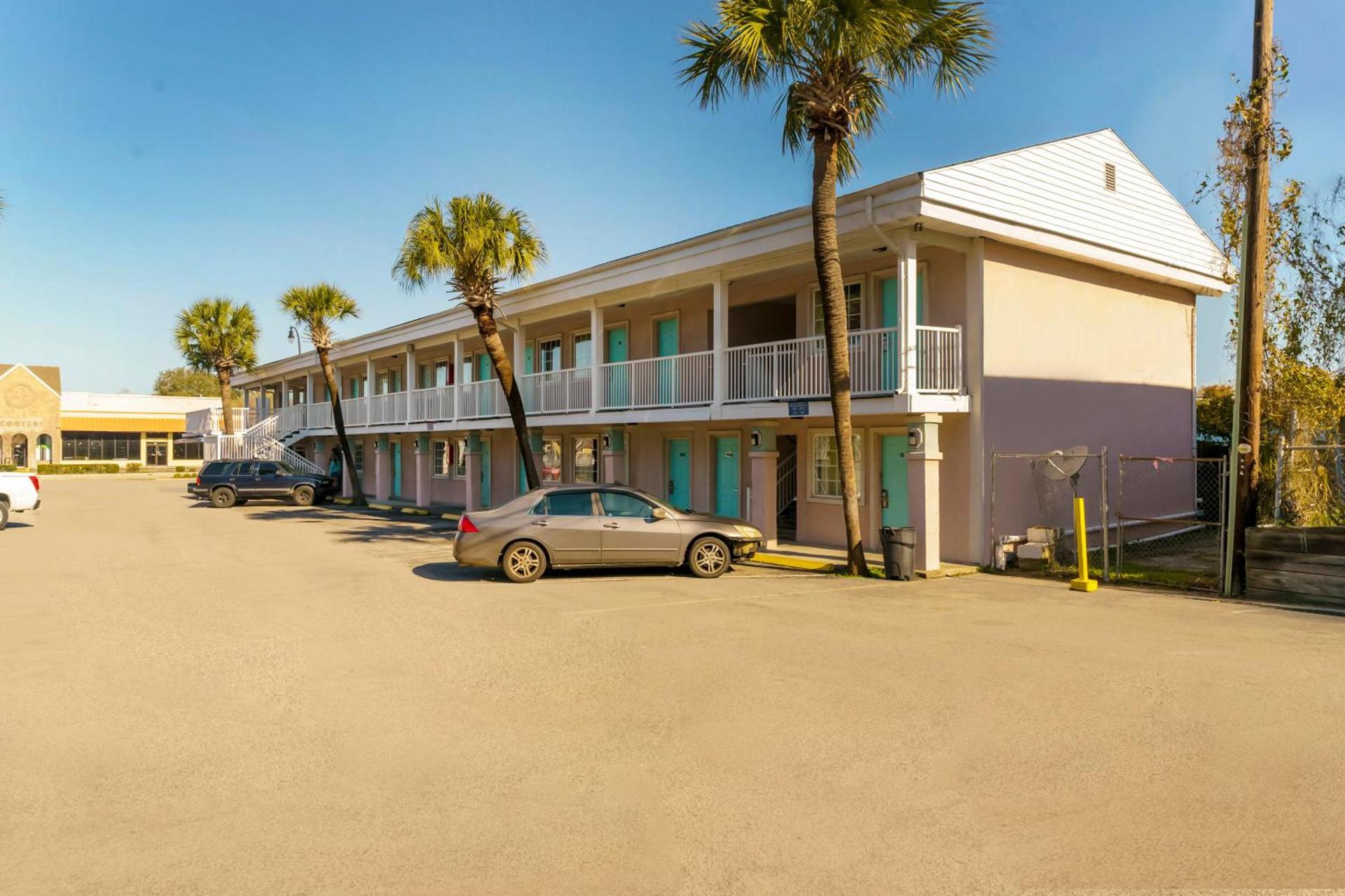 OYO Hotel Myrtle Beach Kings Hwy photo 10