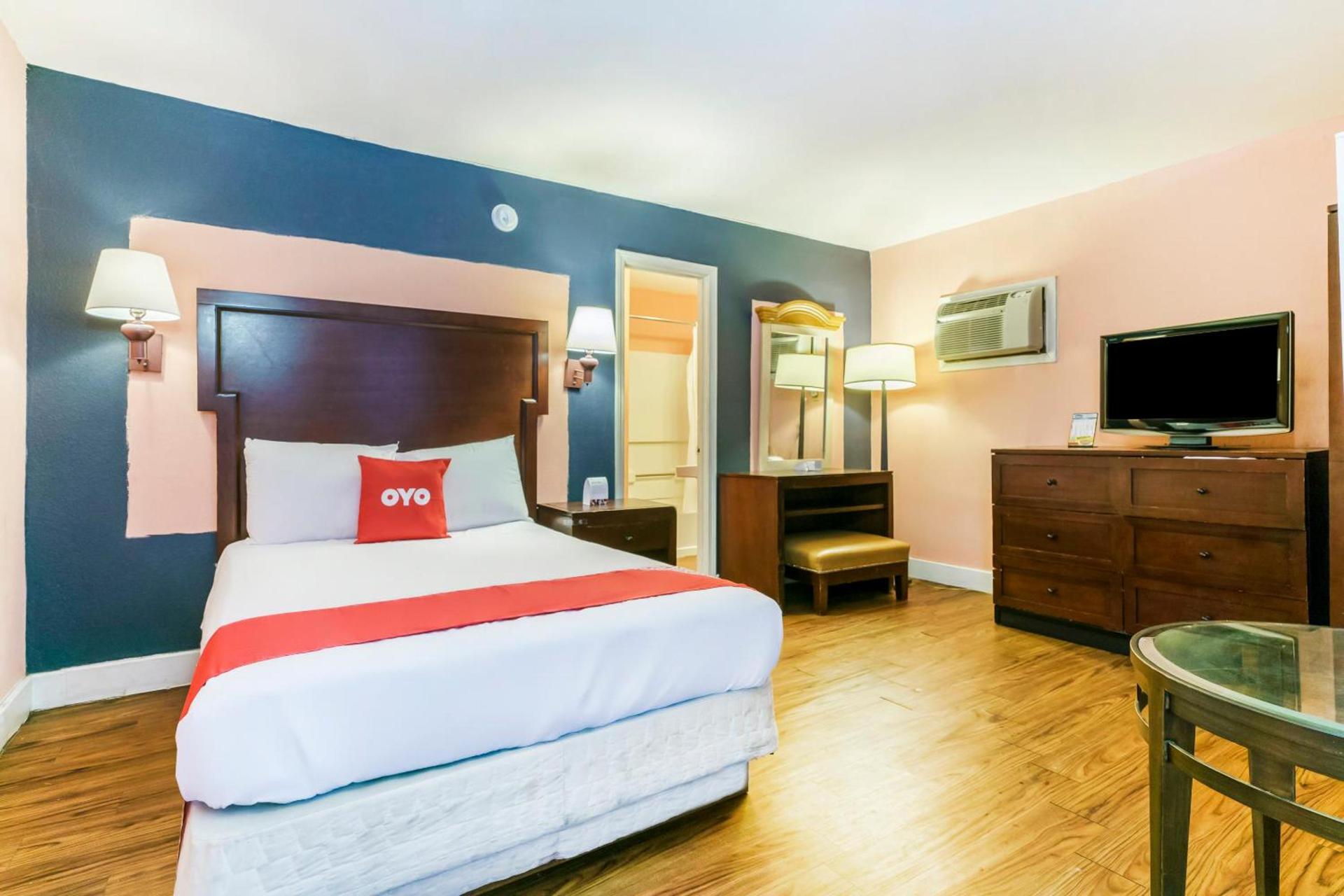 OYO Hotel Myrtle Beach Kings Hwy photo 2