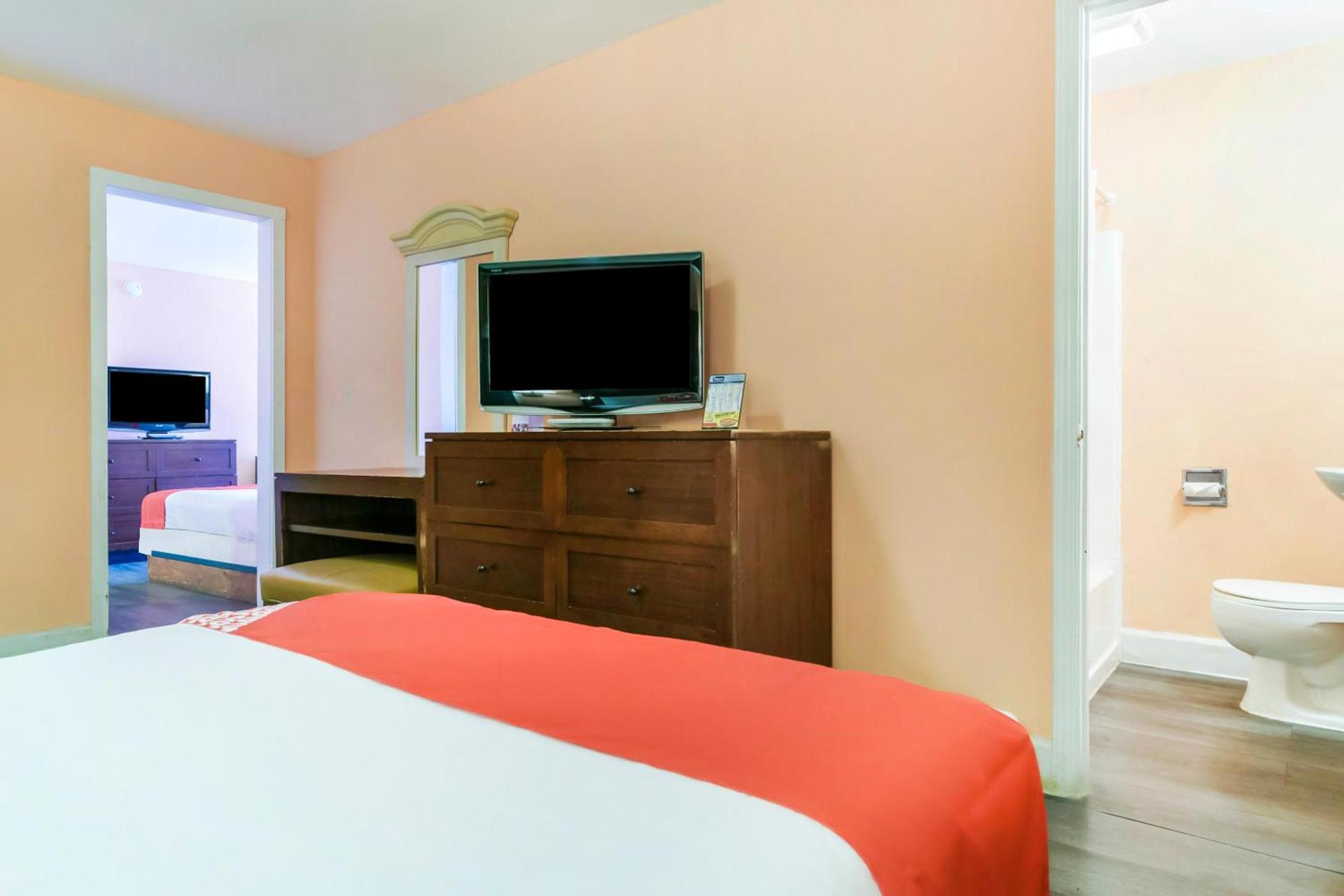 OYO Hotel Myrtle Beach Kings Hwy photo 20