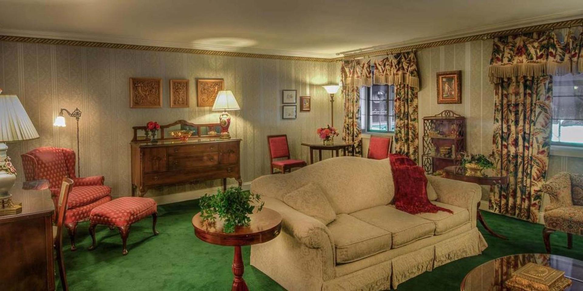 Red Coach Inn photo 88