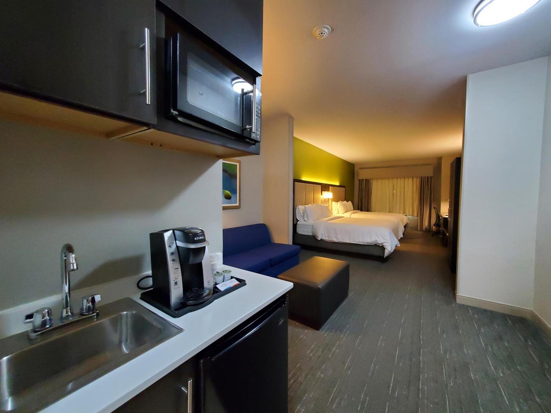 Holiday Inn Express Pearland by IHG photo 6