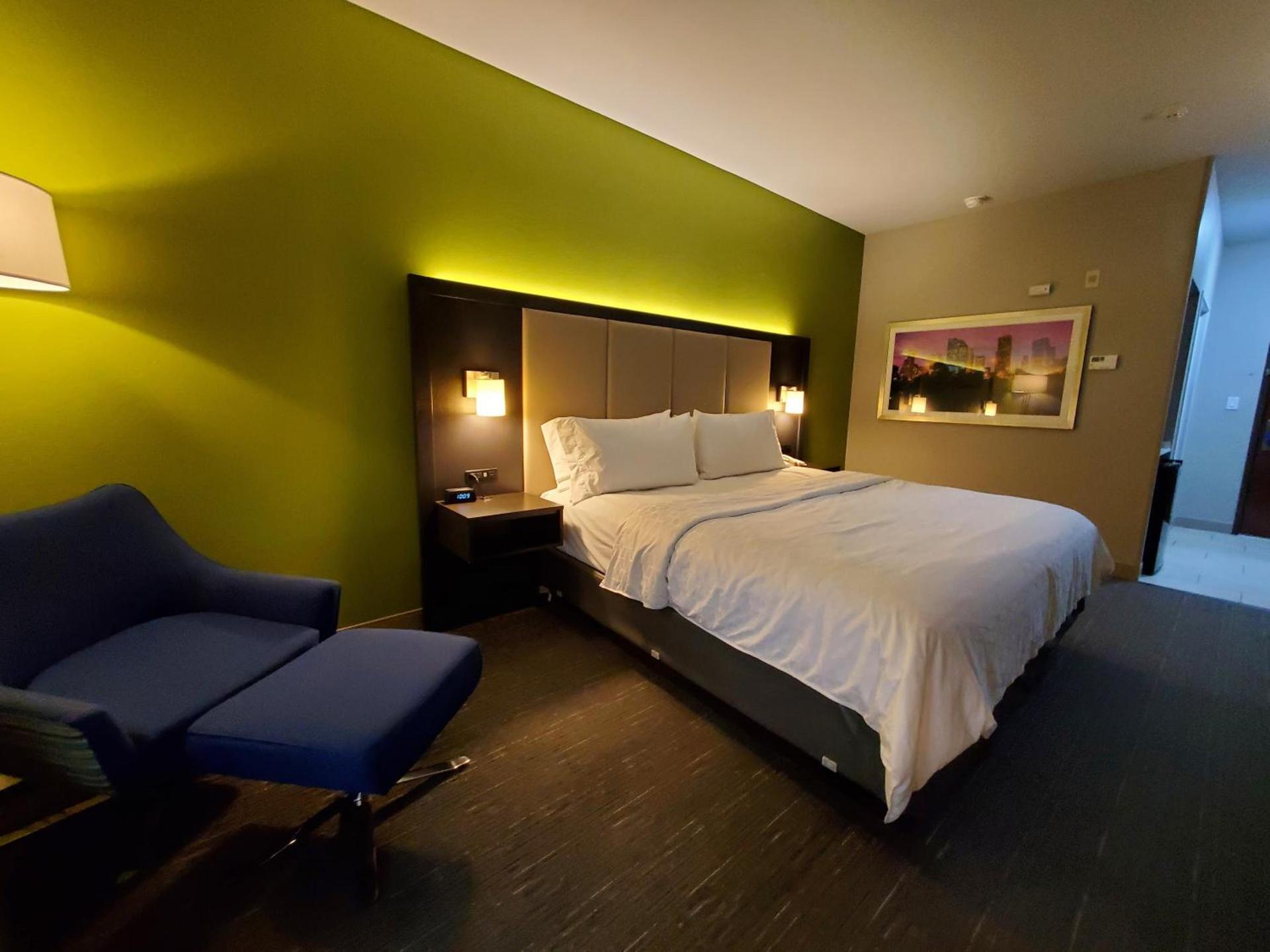 Holiday Inn Express Pearland by IHG photo 5