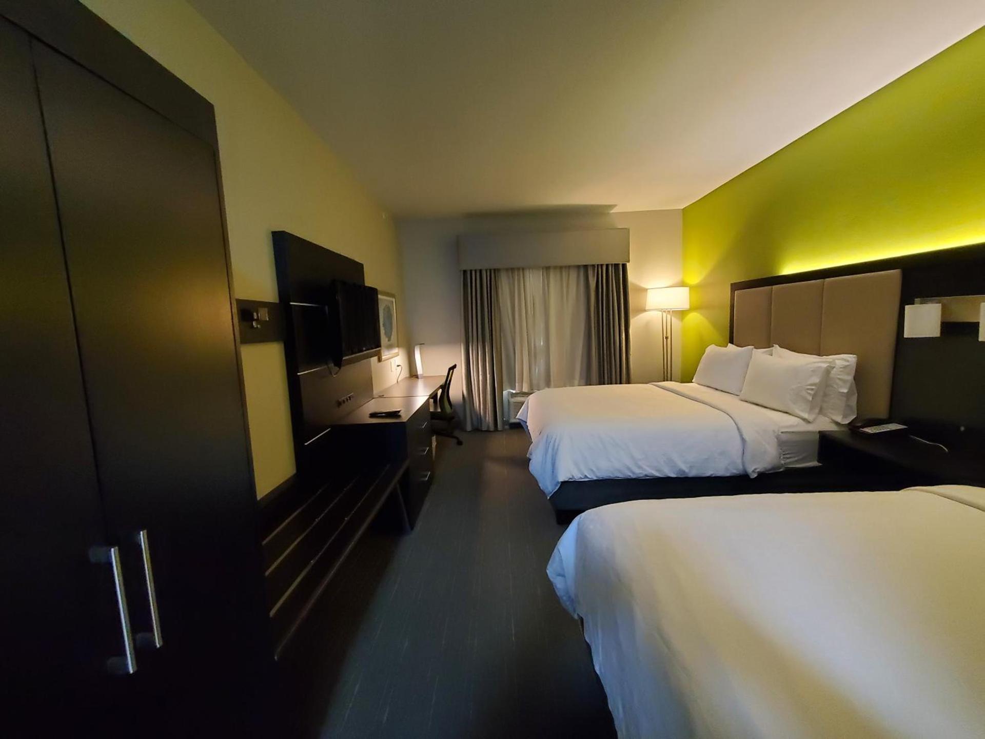 Holiday Inn Express Pearland by IHG photo 3