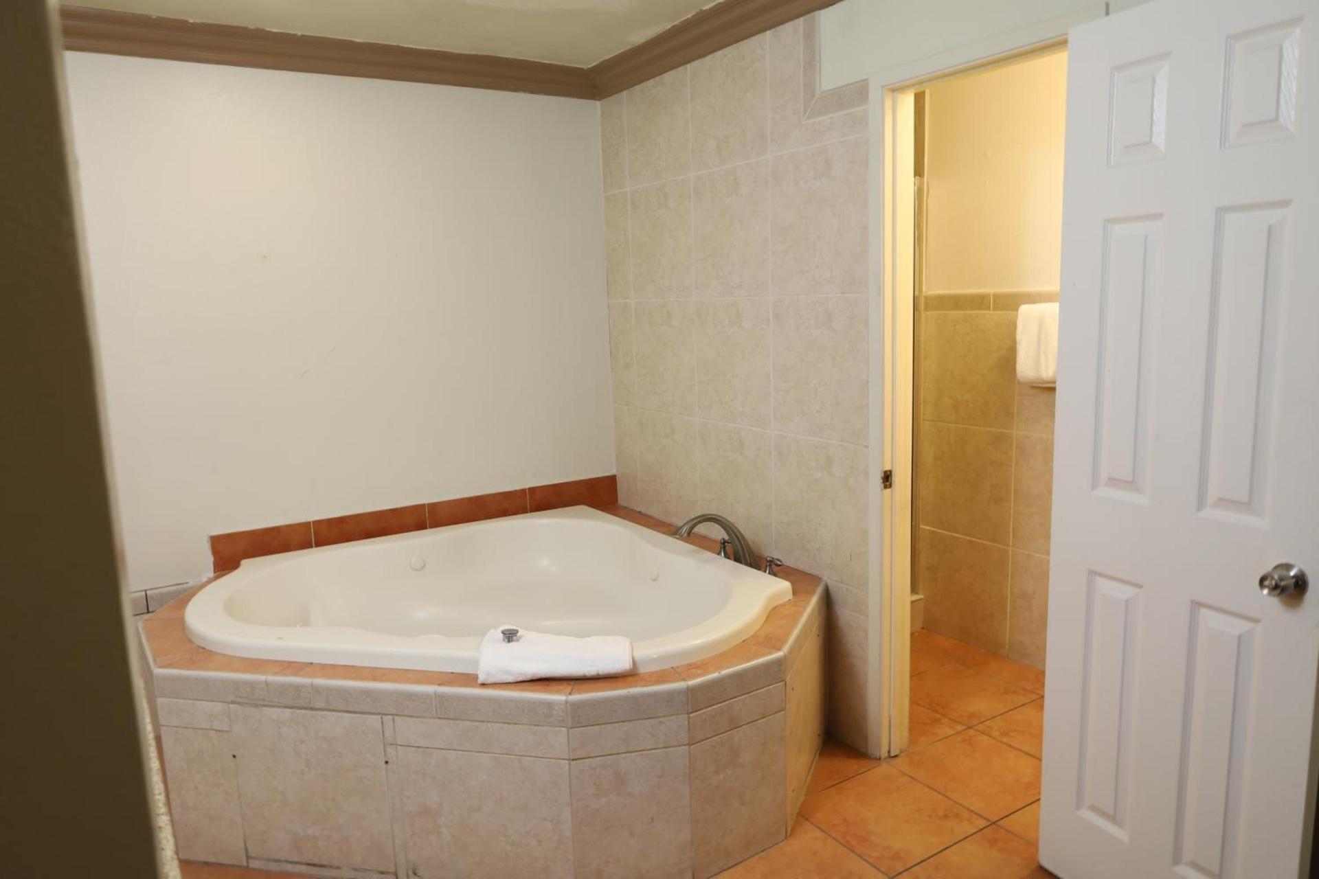 Lambert Inn photo 11