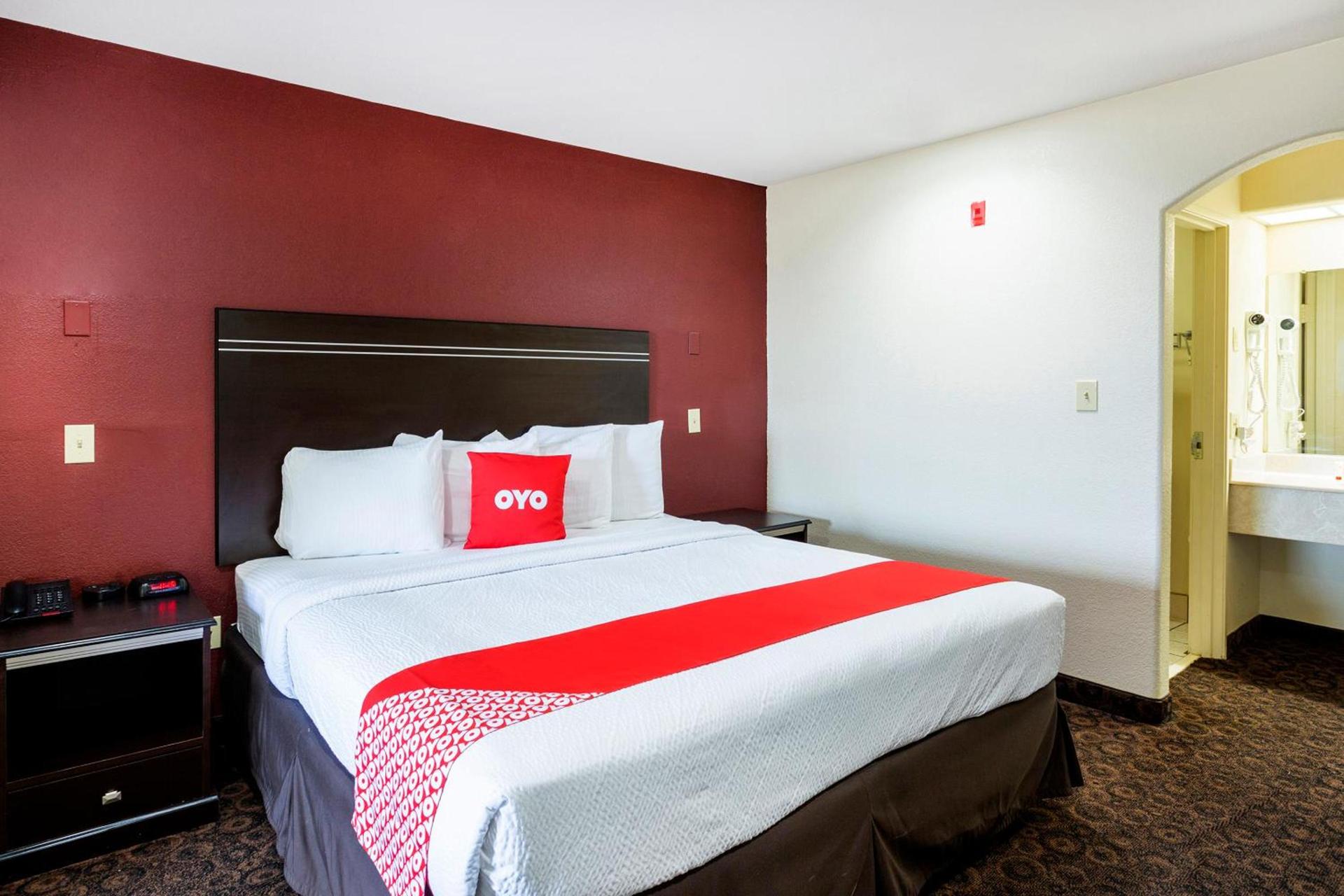 OYO Hotel LSU photo 24