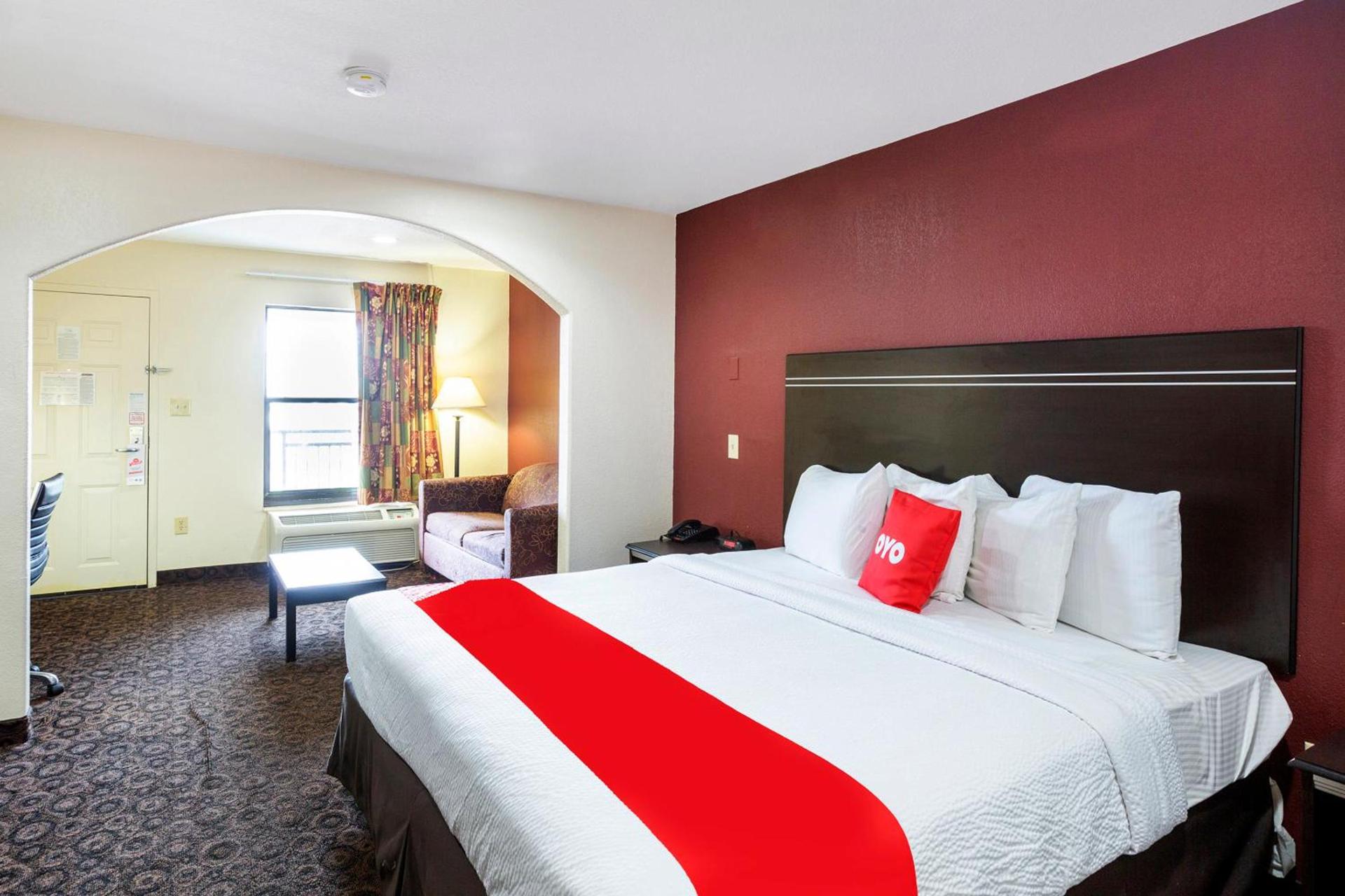 OYO Hotel LSU photo 23