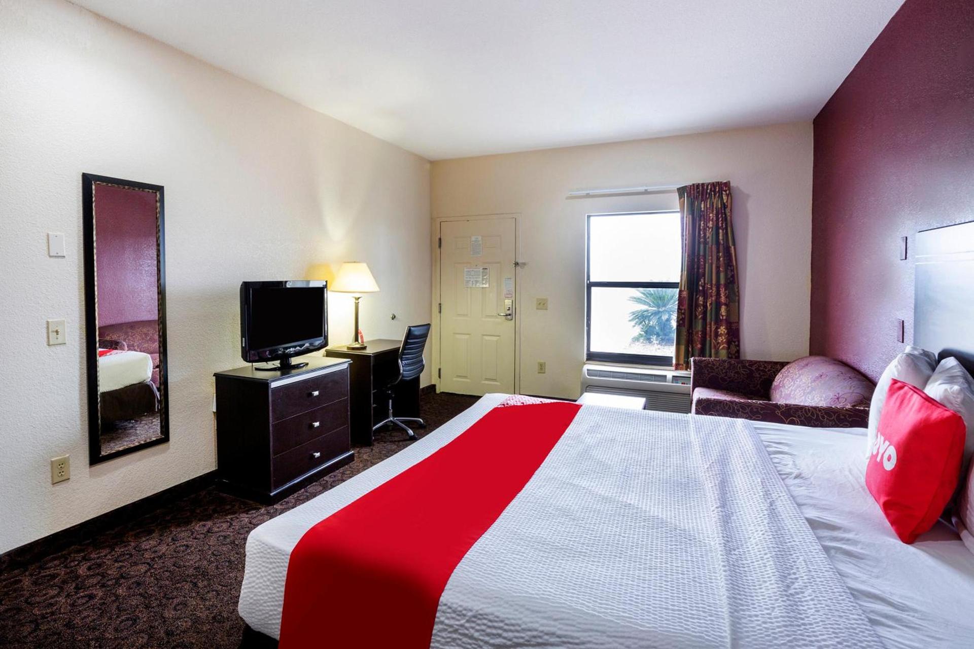OYO Hotel LSU photo 21