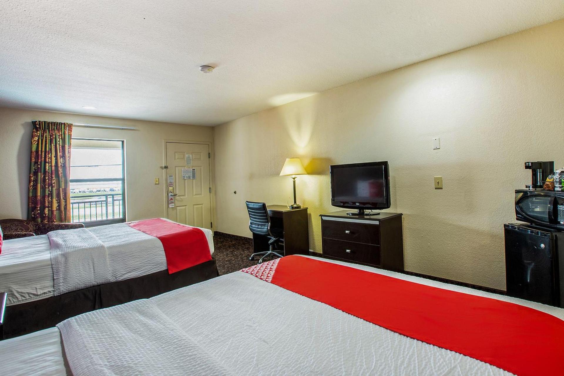 OYO Hotel LSU photo 26