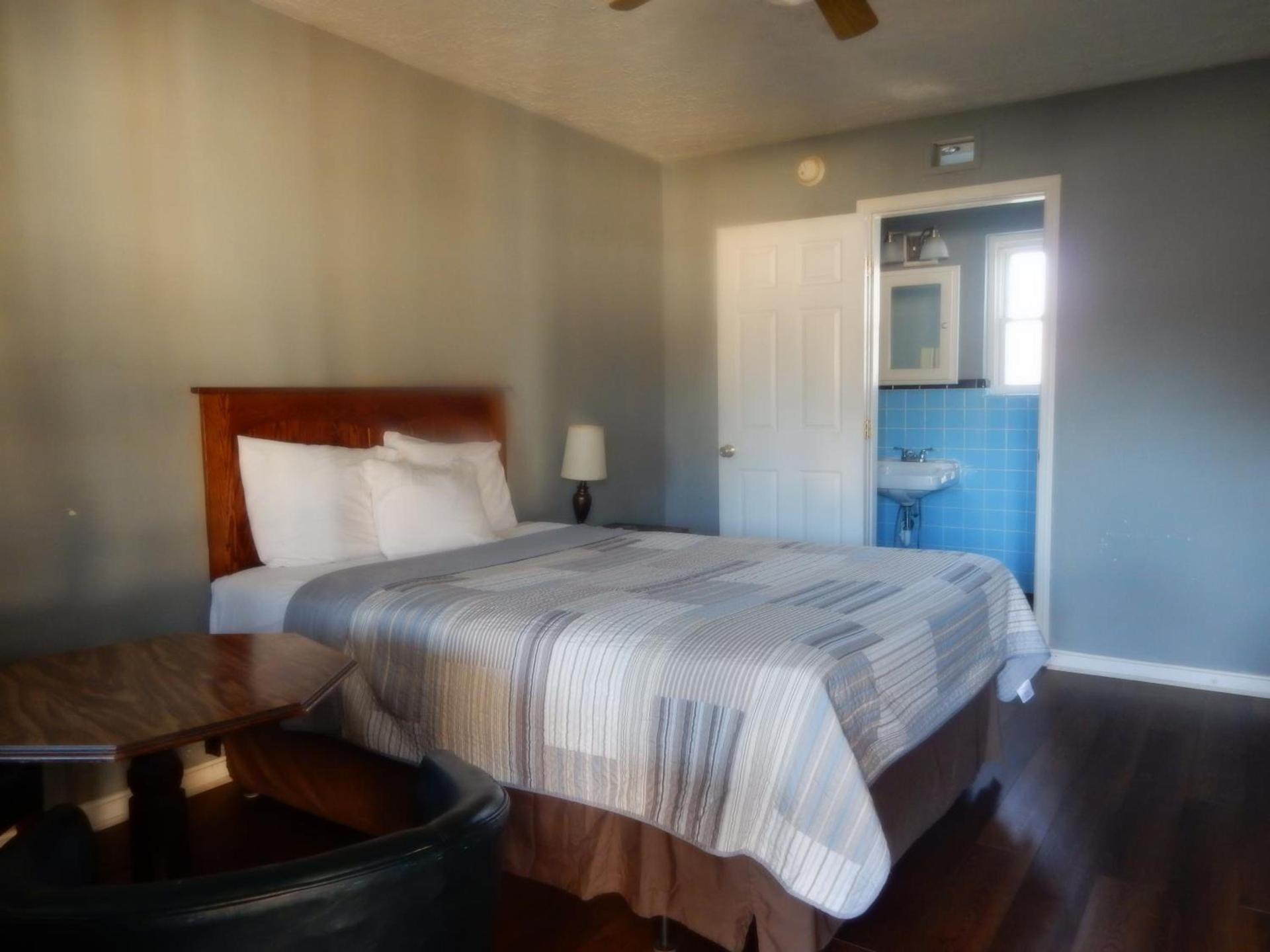 Brown's Motel photo 40