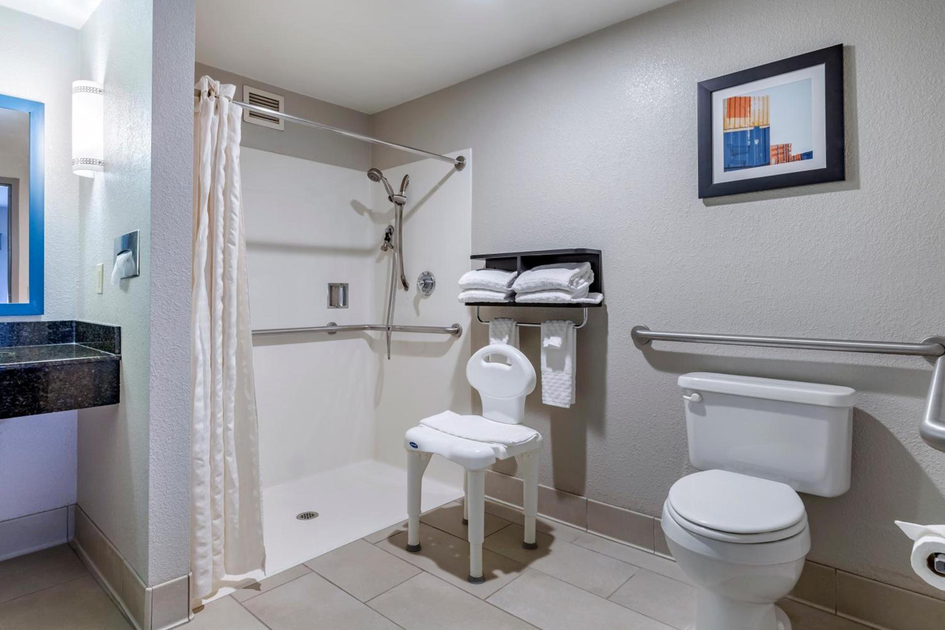 Best Western Plus Castlerock Inn & Suites photo 23