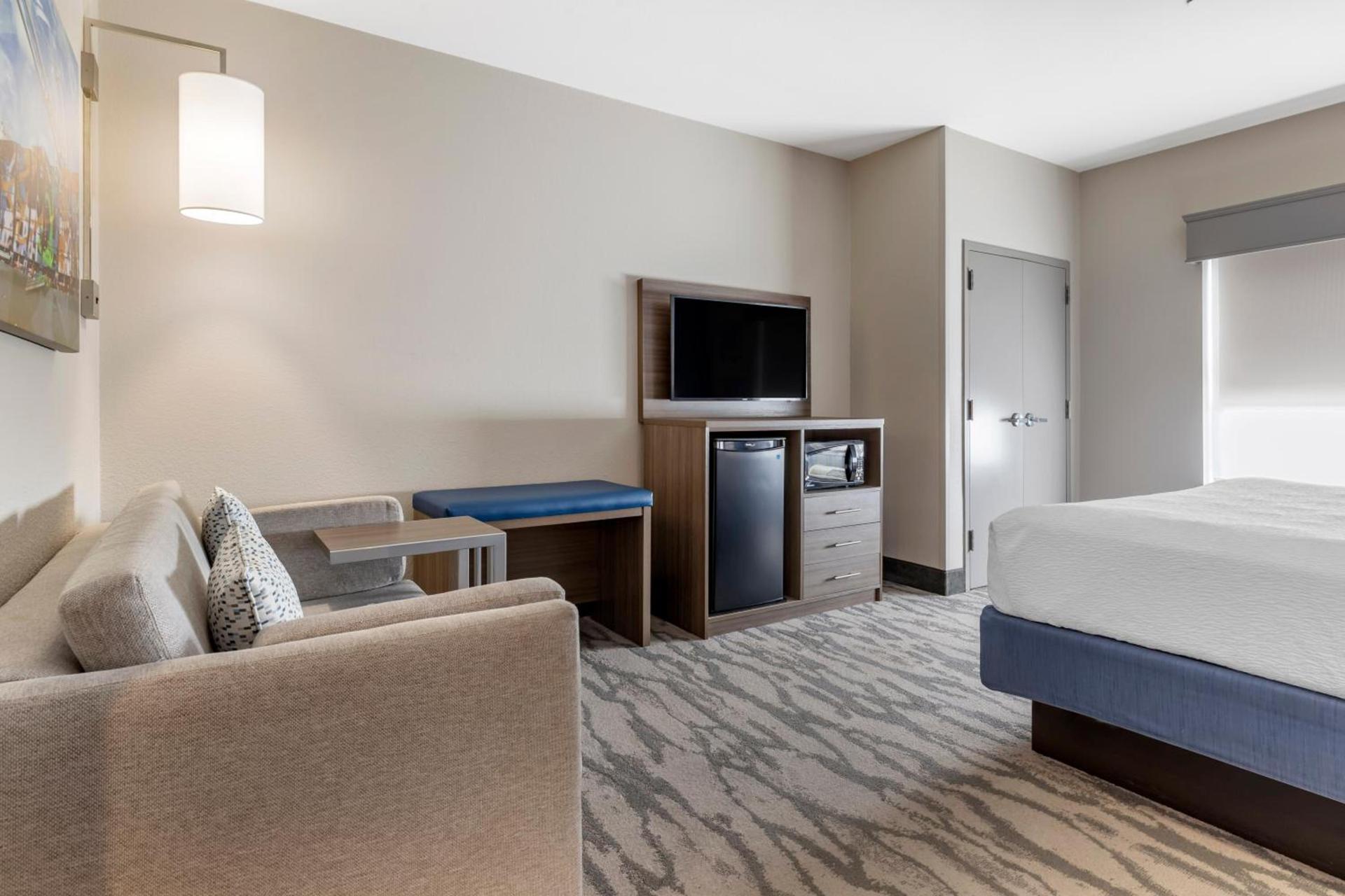 Best Western Plus Castlerock Inn & Suites photo 17