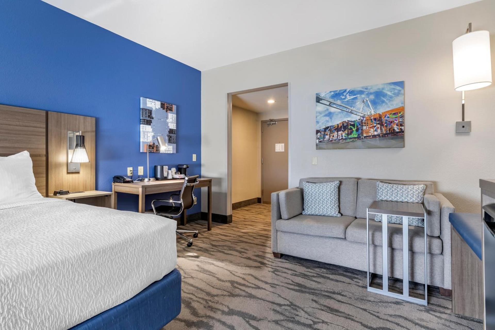 Best Western Plus Castlerock Inn & Suites photo 18