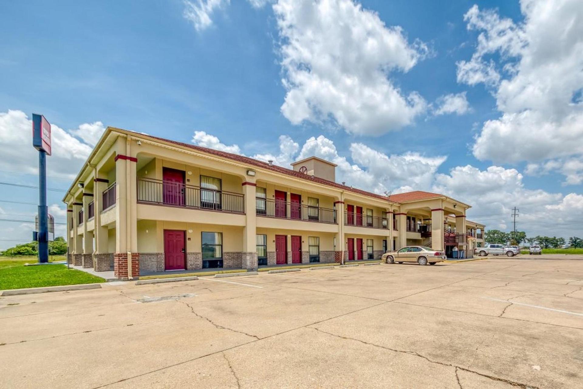 OYO Hotel LSU photo 7