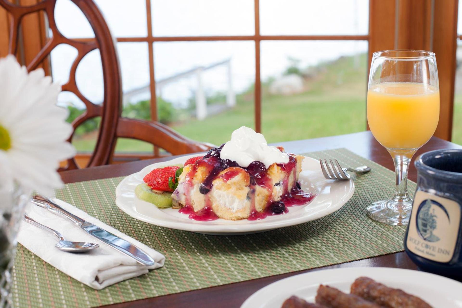 Wolf Cove Inn photo 30