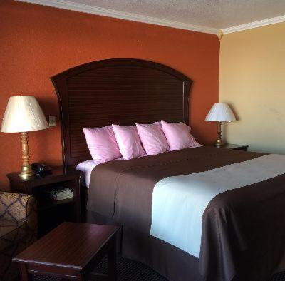 Americas Best Value Inn Schulenburg photo 7