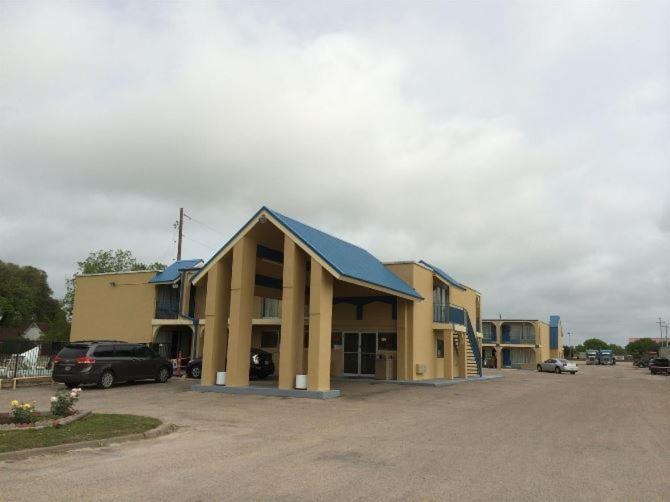 Americas Best Value Inn Schulenburg photo 8