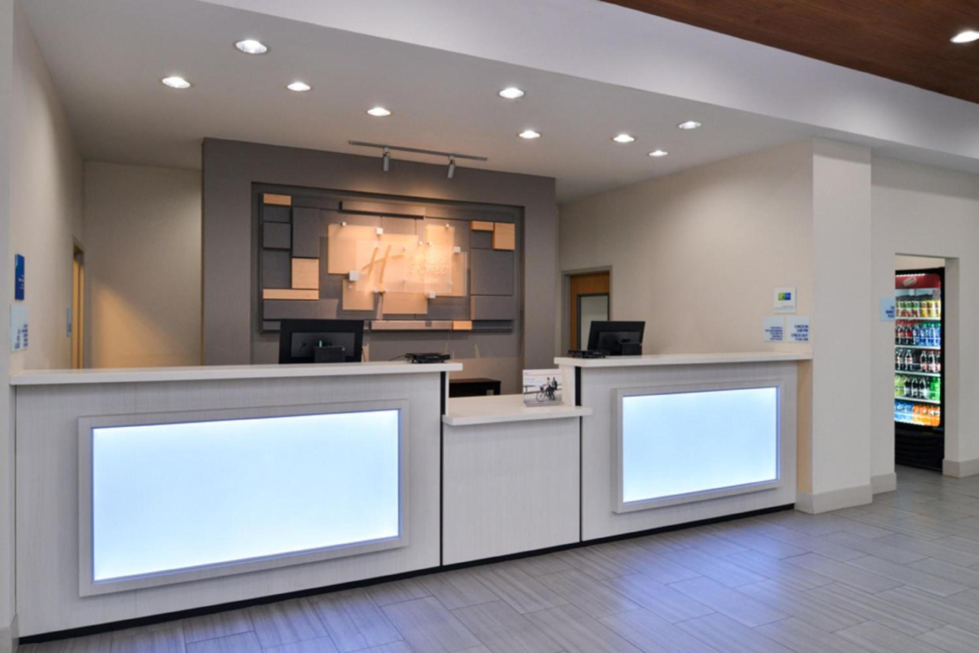 Holiday Inn Express Hotel & Suites La Place by IHG photo 9