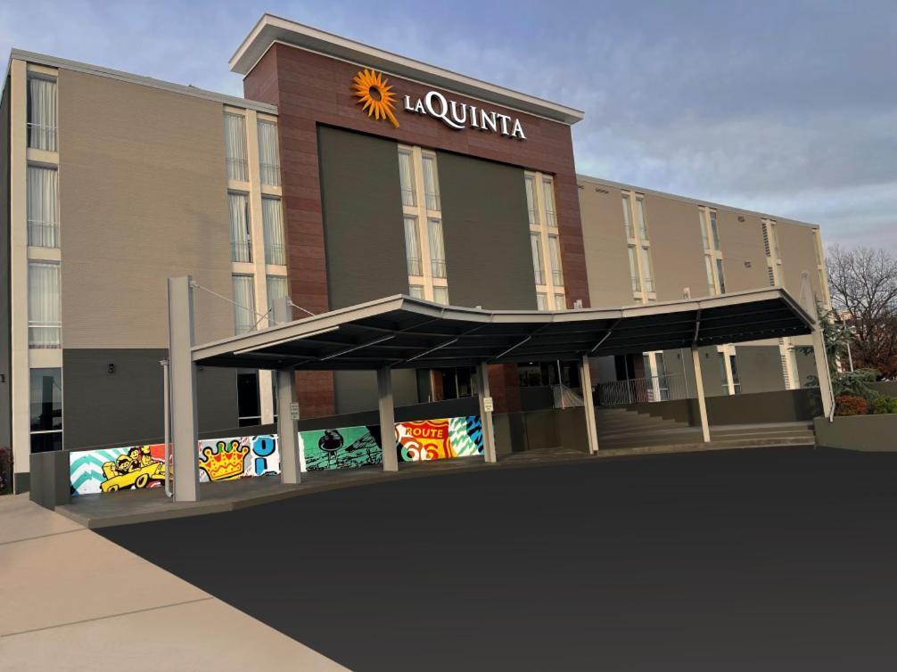 La Quinta Inn & Suites by Wyndham Tulsa Downtown - Route 66 — hotel in Tulsa