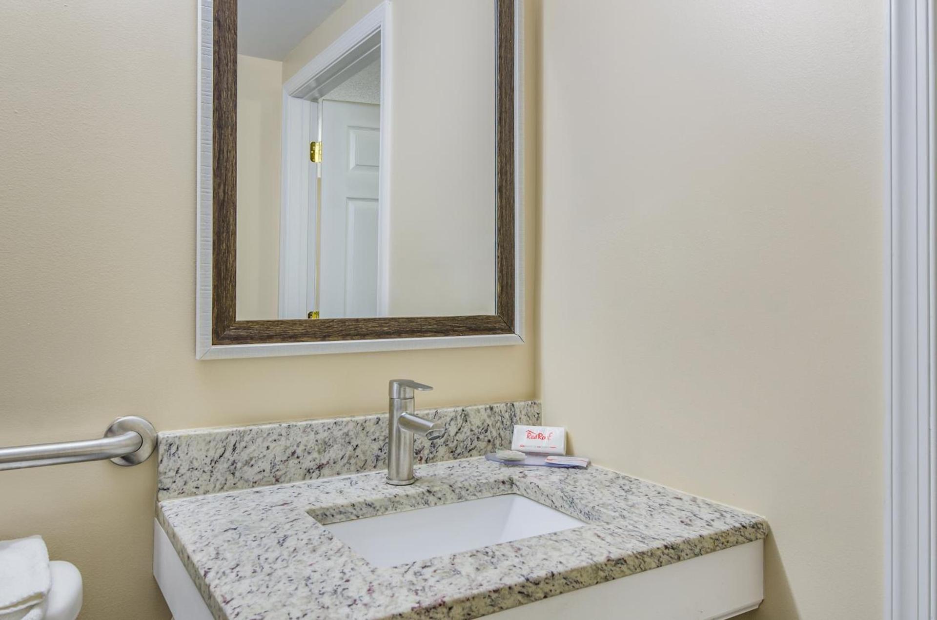 Red Roof Inn Madison Heights, VA photo 34