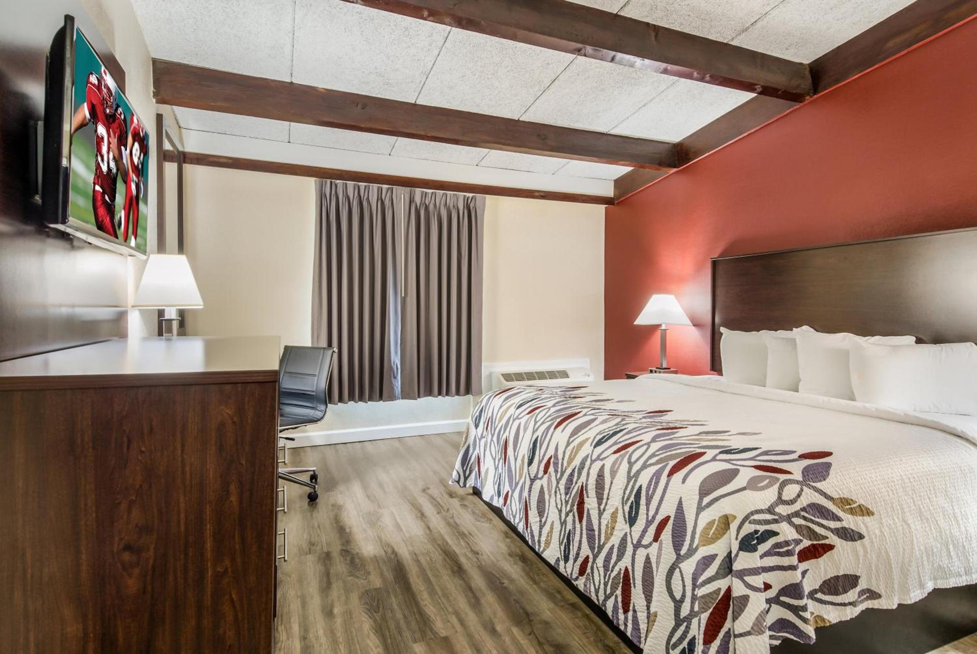 Red Roof Inn Madison Heights, VA photo 18