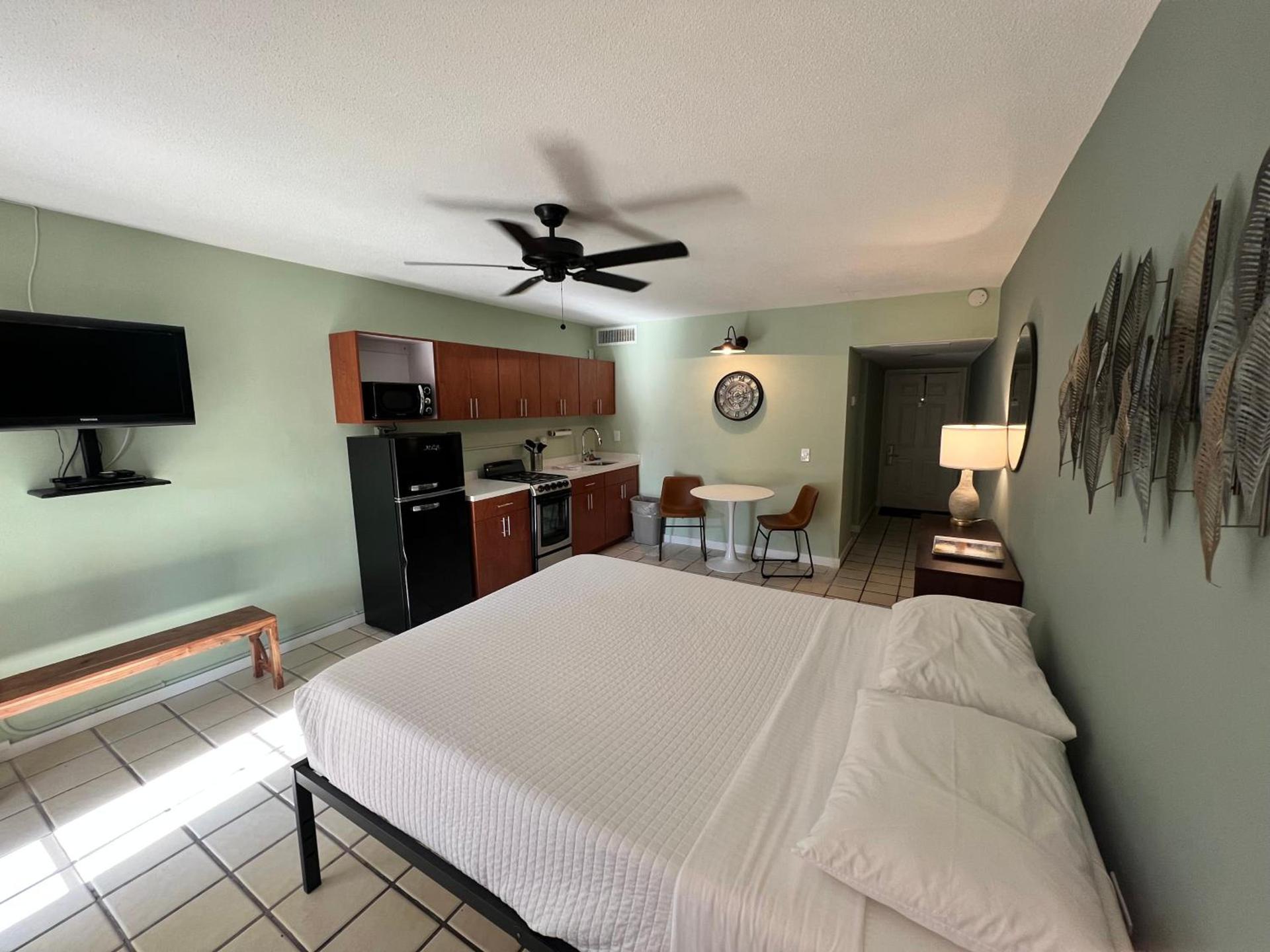Breezy Palms Resort photo 37