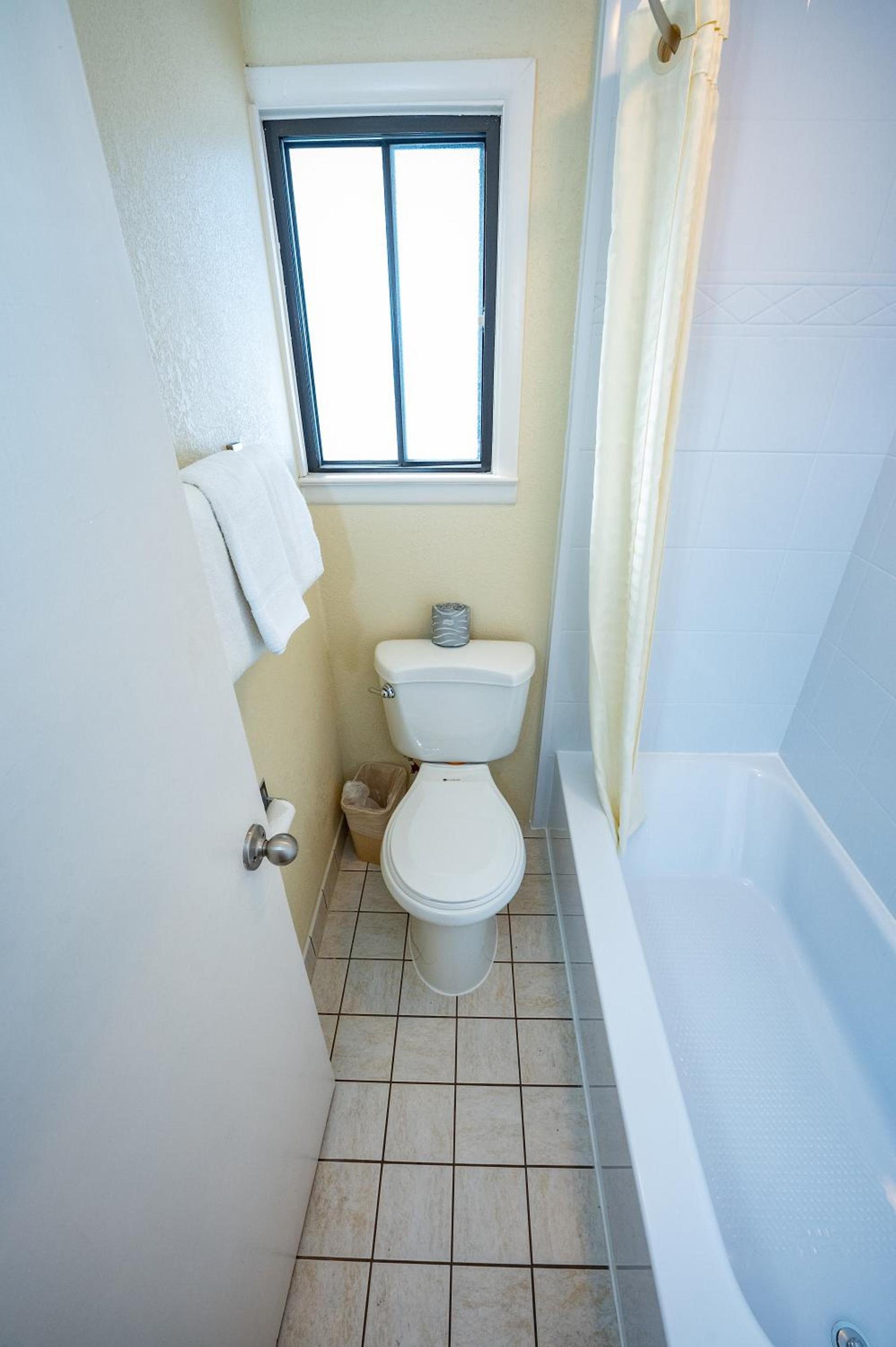 Blue Door Inn photo 31