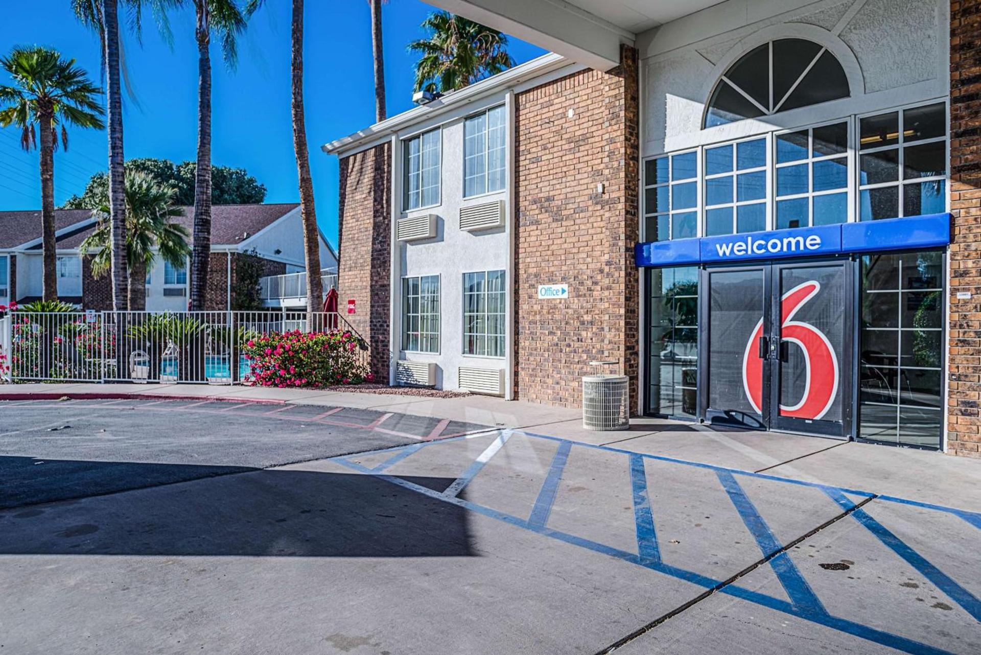 Motel 6 Tucson, AZ - North photo 2