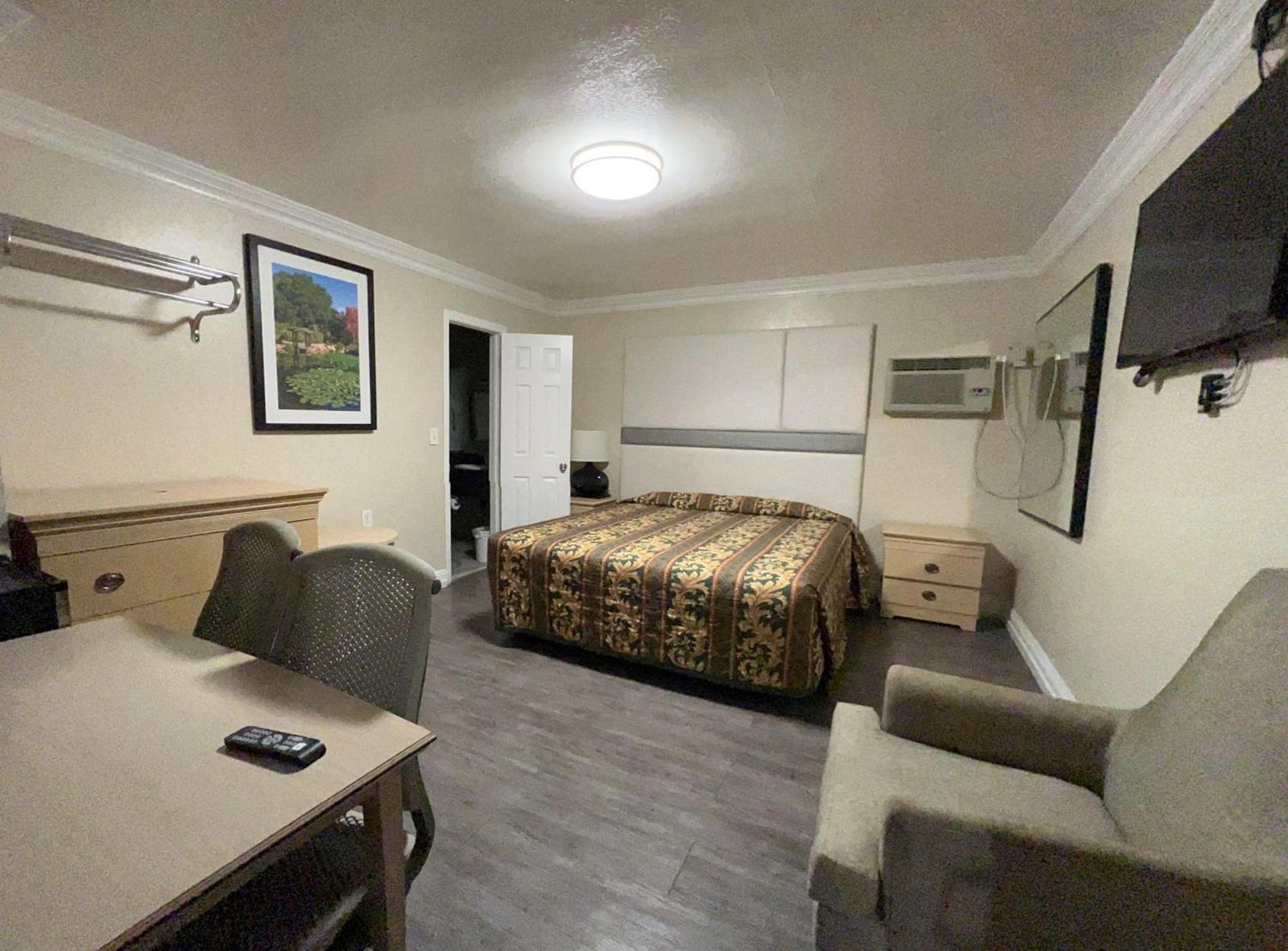 Flamingo Motel Oxnard photo 33