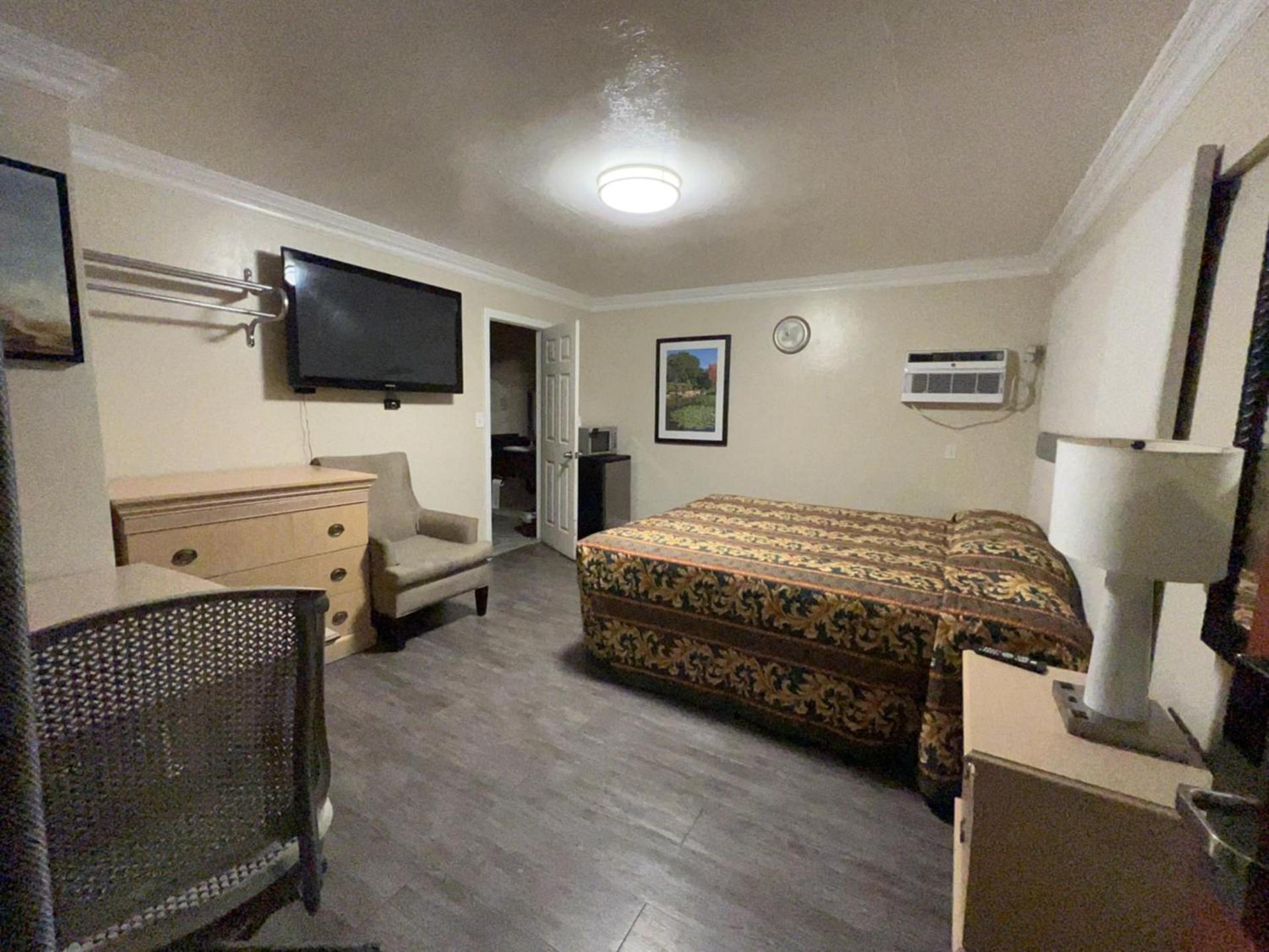 Flamingo Motel Oxnard photo 32