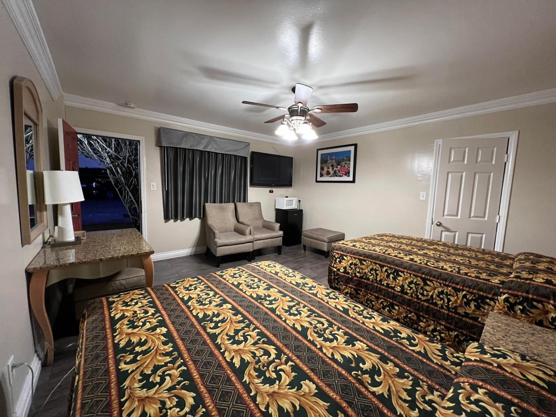 Flamingo Motel Oxnard photo 29